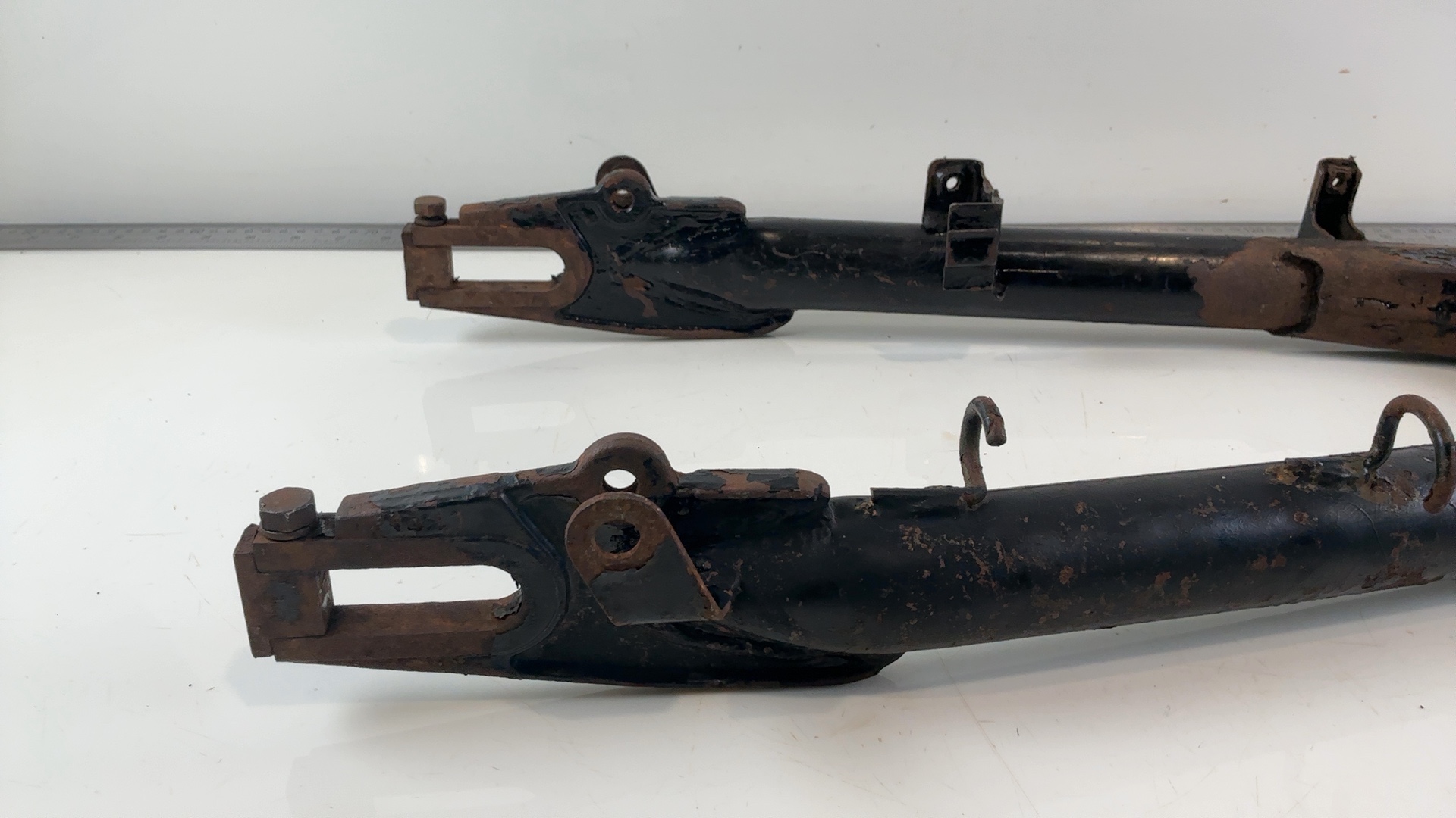 Kawasaki KZ750 LTD E2 750cc Rear Suspension Swingarm 1981 OEM 33001-1095 - Image 6