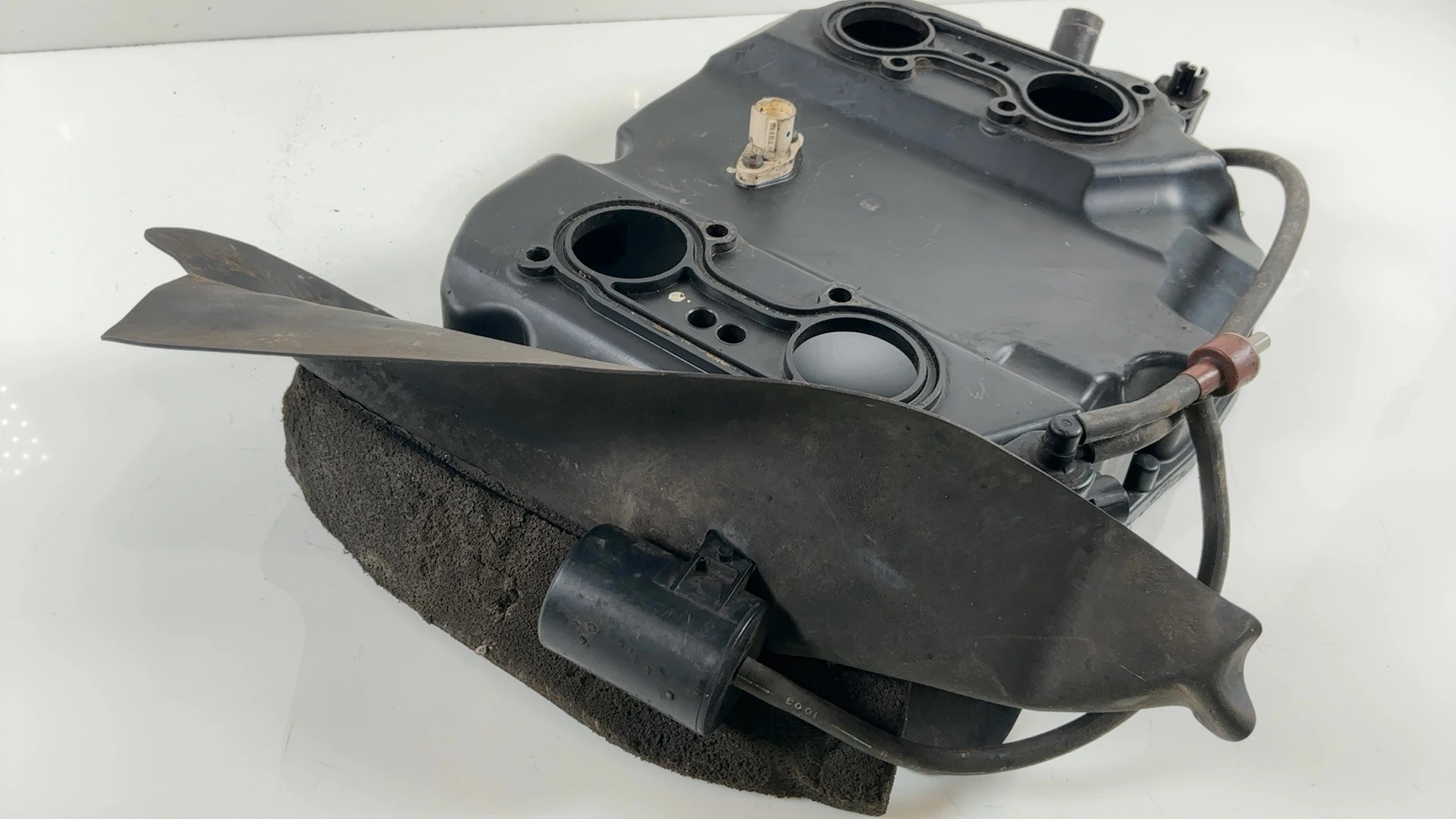 Honda VFR800 VFR 800 CC Lower Air Filter Box Housing 2002-2009 OEM 17231-MCW-D00 - Image 4