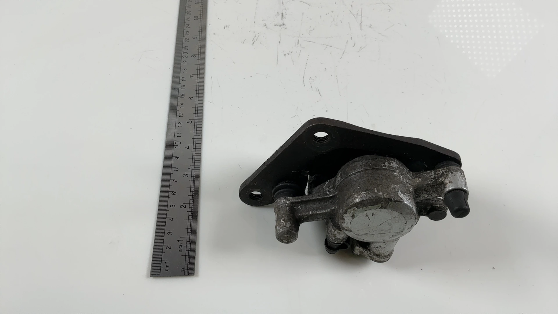 Yamaha YBR 125 YBR125 125cc Front Brake Caliper 2000-2006 OEM 5VLF580U1000 - Image 4