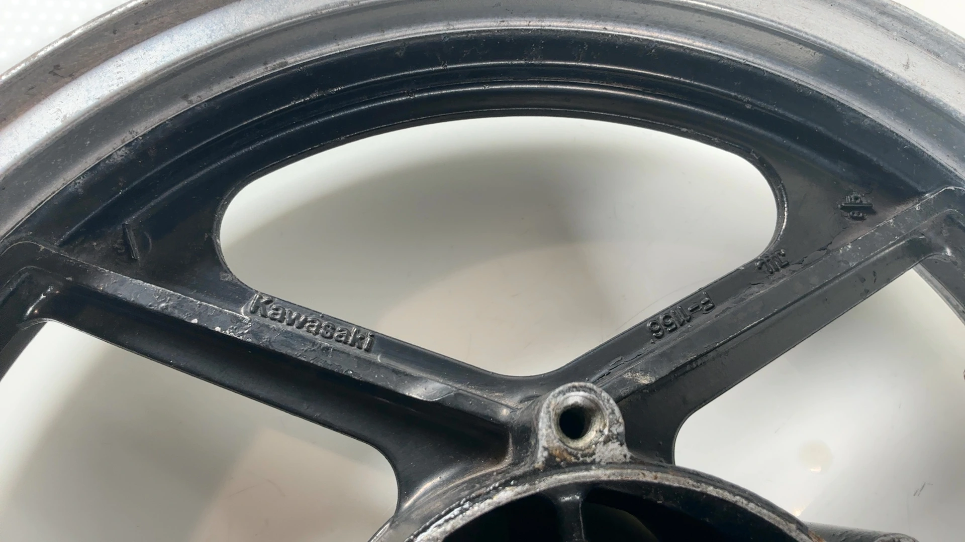 Kawasaki Ninja GPZ900R ZX900A 900cc Front Wheel Rim 1984-1989 OEM 41073-1340 - Image 6