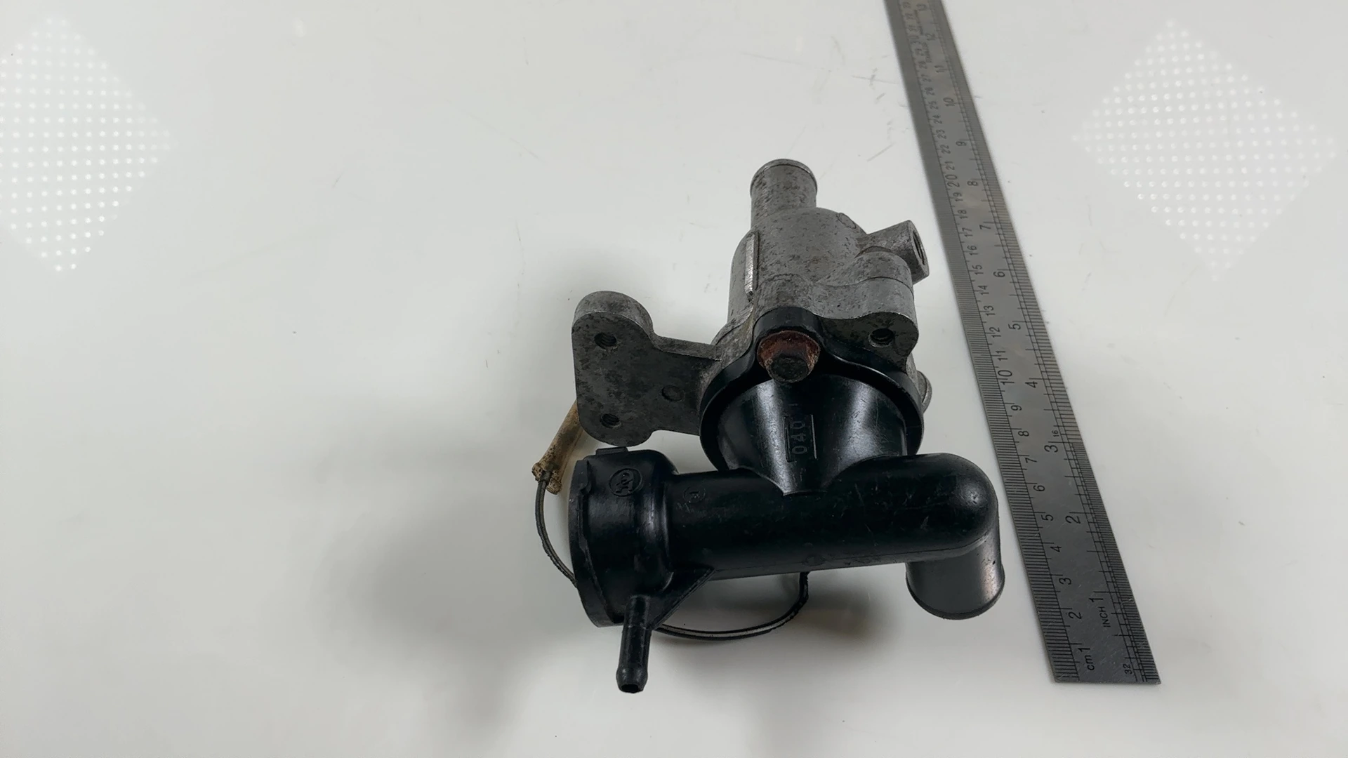 Suzuki RF600R GN76A 600cc Thermostat Housing 1993-1996 OEM 17662-21E00 - Image 3