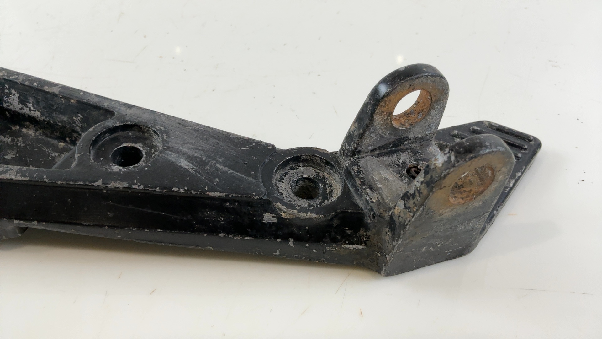 Kawasaki GPz750 ZX750A 750 CC Left Passenger Footrest Bracket 1983-85 35011-1160 - Image 5