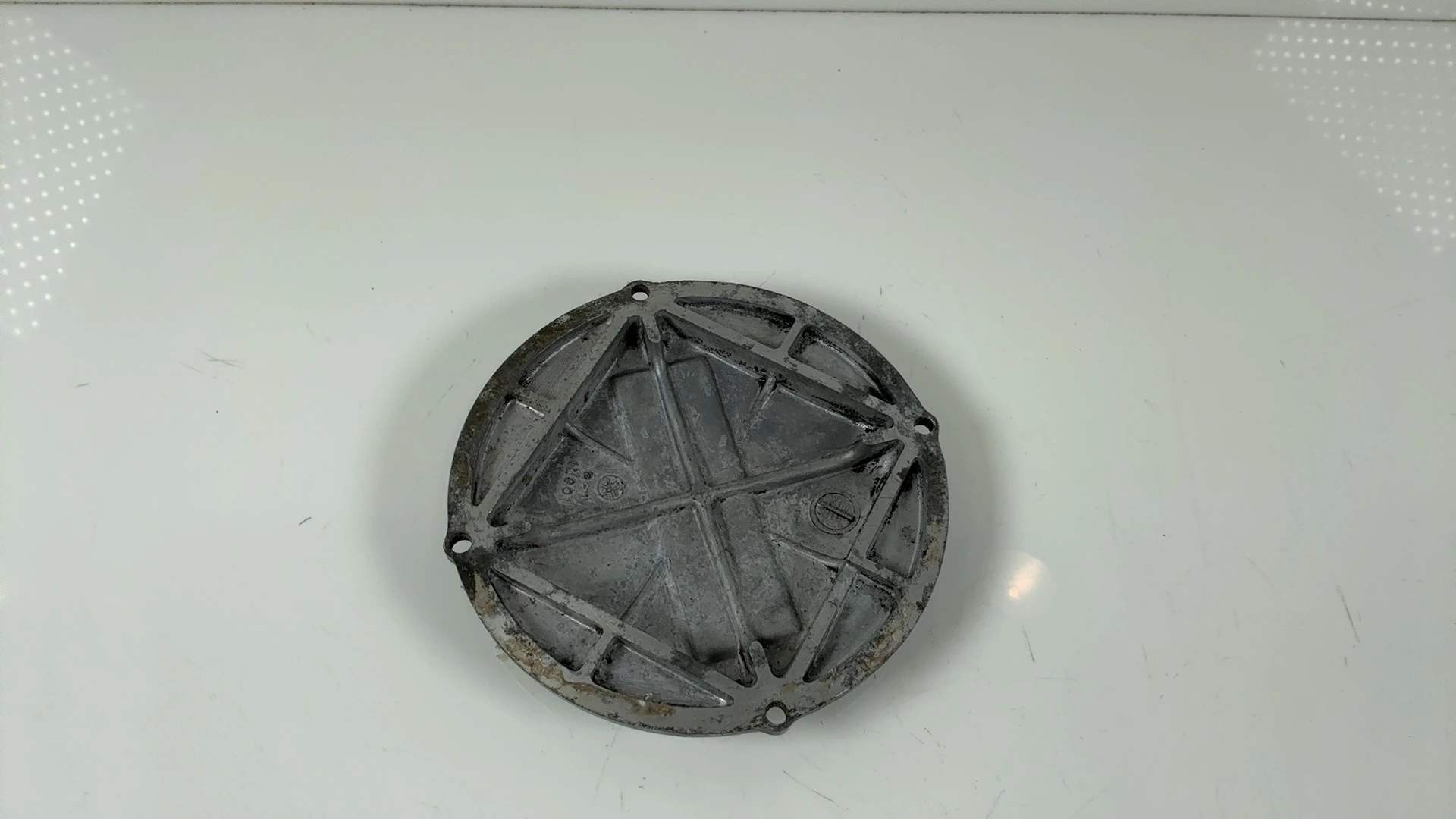 Yamaha XS400 1L9 400cc Generator Stator Outer Cover 1977-79 OEM 1L9-15415-01-00 - Image 5