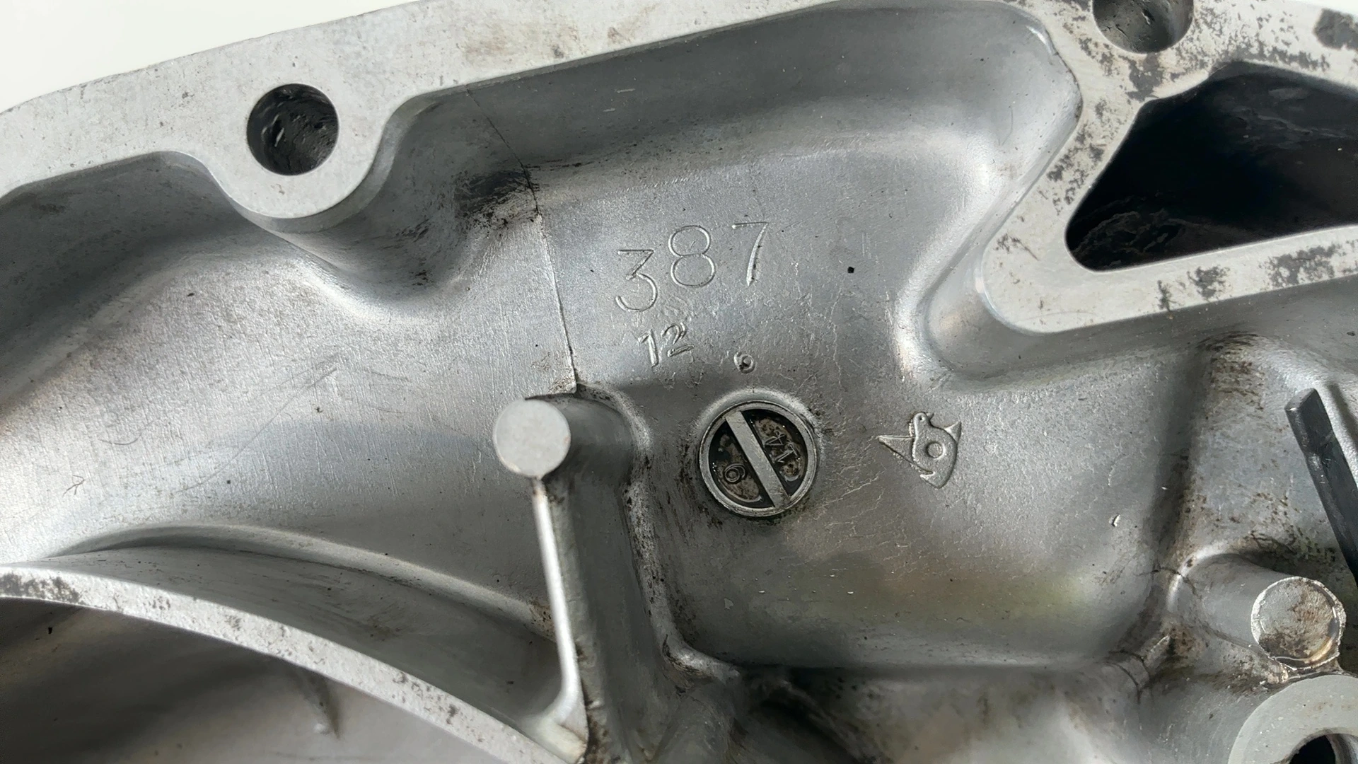 Honda CB250 CB360 250cc Clutch Cover 1974-1976 OEM 11330-369-010 - Image 6