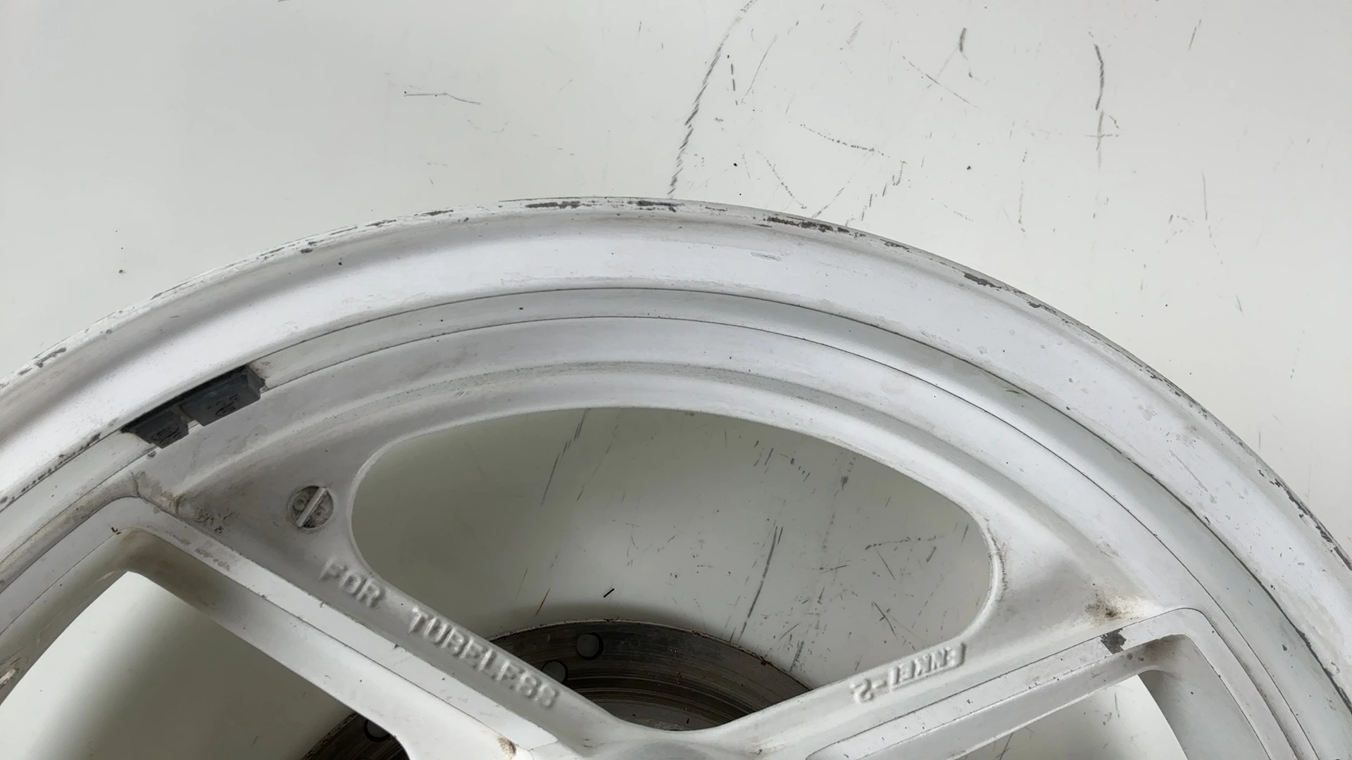 Kawasaki Ninja 600R ZX600C 600cc Rear Wheel Rim 1988-1997 OEM 41073-1323-X4 - Image 5