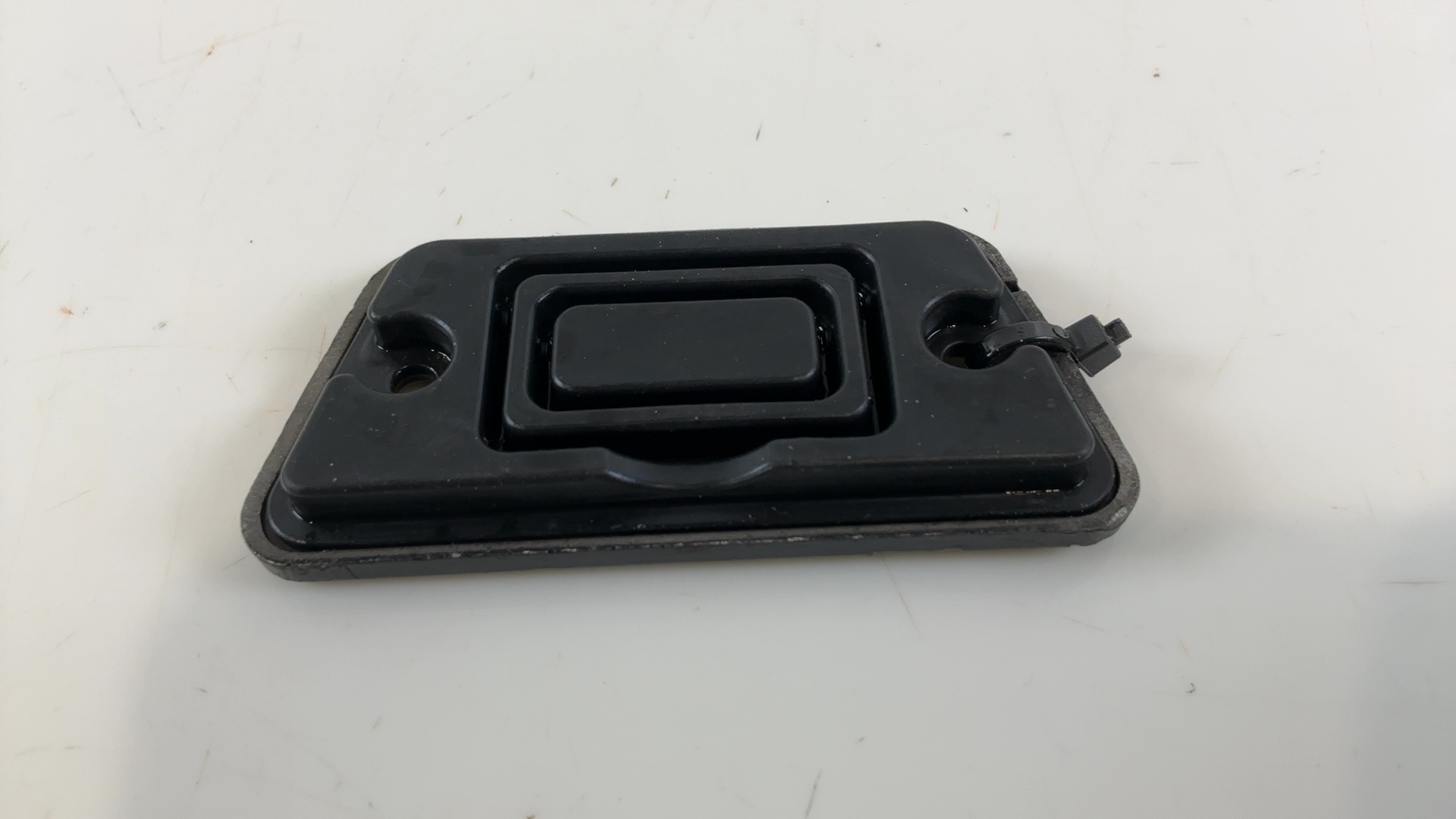 Yamaha XVZ1200 XVZ1300 Front Brake Master Cylinder Cap 83-93 OEM 26H-25852-00-00 - Image 3