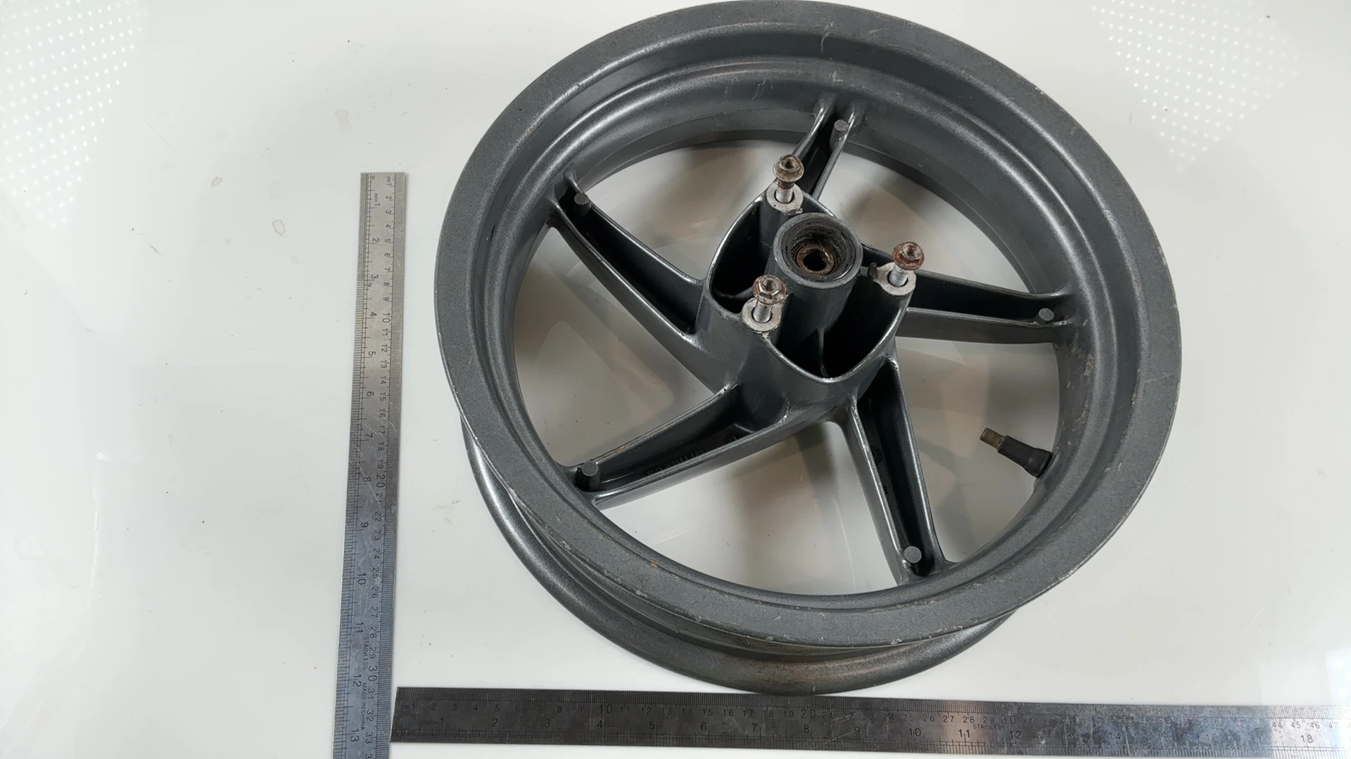 Aprilia SR 125 125CC Front Wheel Rim 1999-2001 OEM 8208705 Grimeca 13x3.50 - Image 4