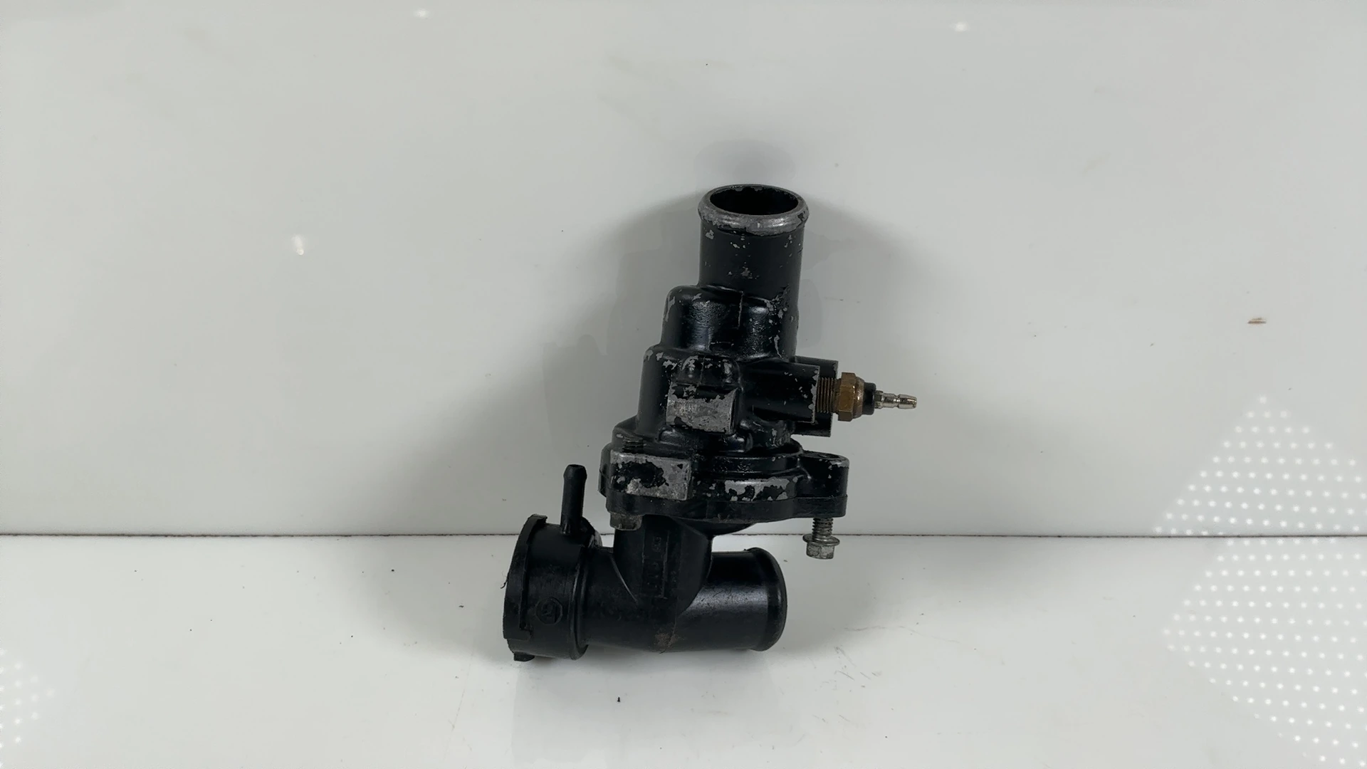Yamaha FZR1000 Genesis 2LA 1000cc Thermostat Housing 1987-88 OEM 1AE-12417-02-00 - Image 1