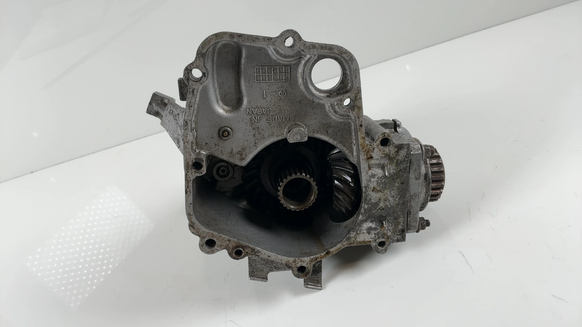 Kawasaki GT750 Z750P 750cc Middle Bevel Drive Gear Case 1982-1990 OEM 13101-1153 - Image 7