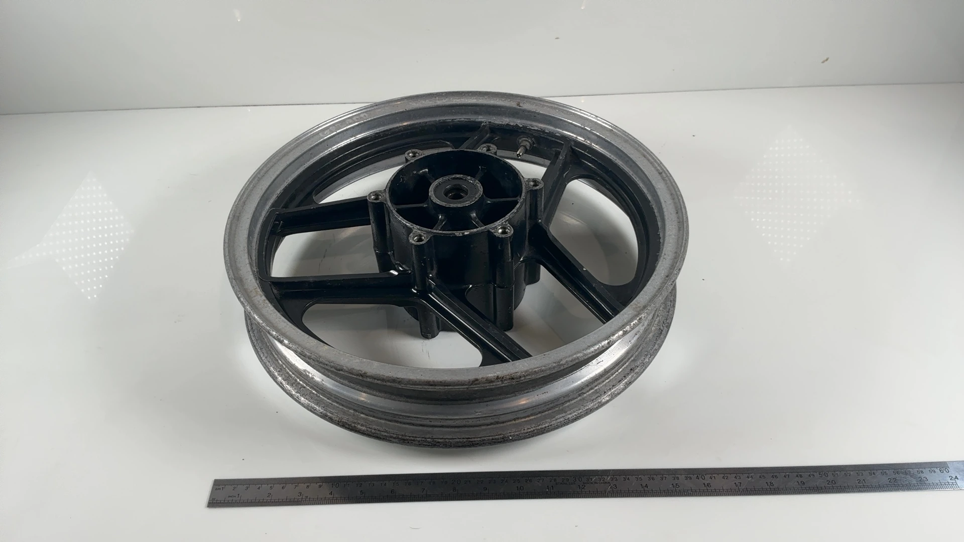 Kawasaki Ninja GPZ900R ZX900A 900cc Front Wheel Rim 1984-1989 OEM 41073-1340 - Image 5