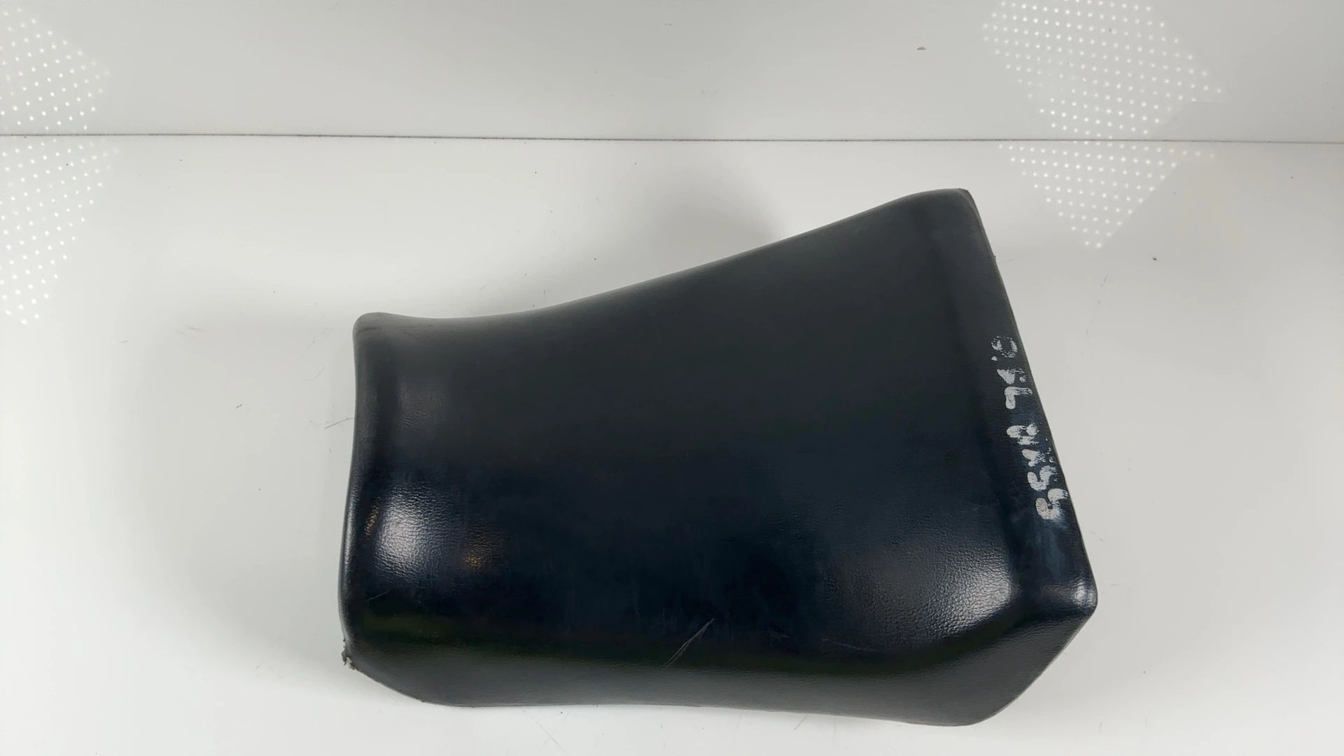 Suzuki GSX-R 750 GR77A 750cc Rider Front Seat 1988-1990 OEM 45100-17C00 - Image 2