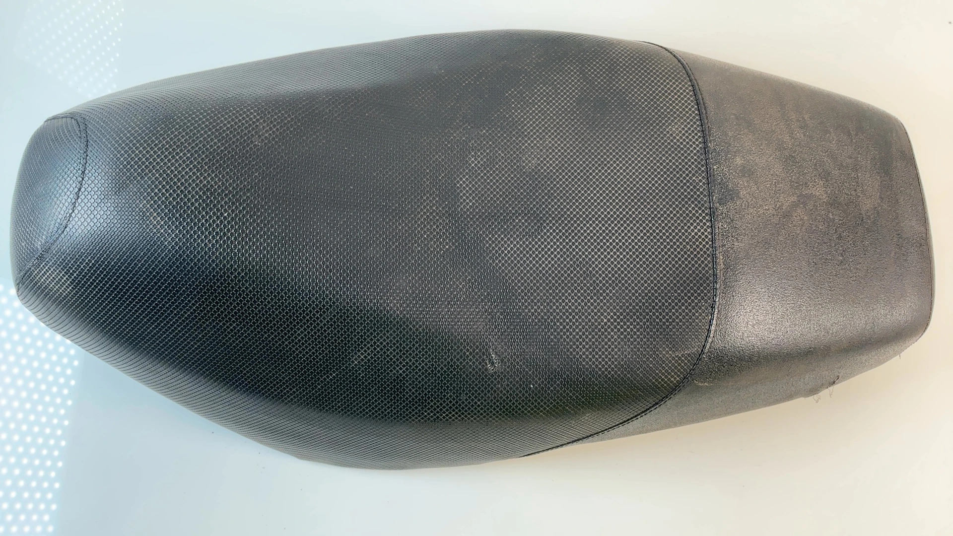 SYM Shark BS05W-6 50cc Seat Unit 2006-2008 OEM 77200-H3A-0000
