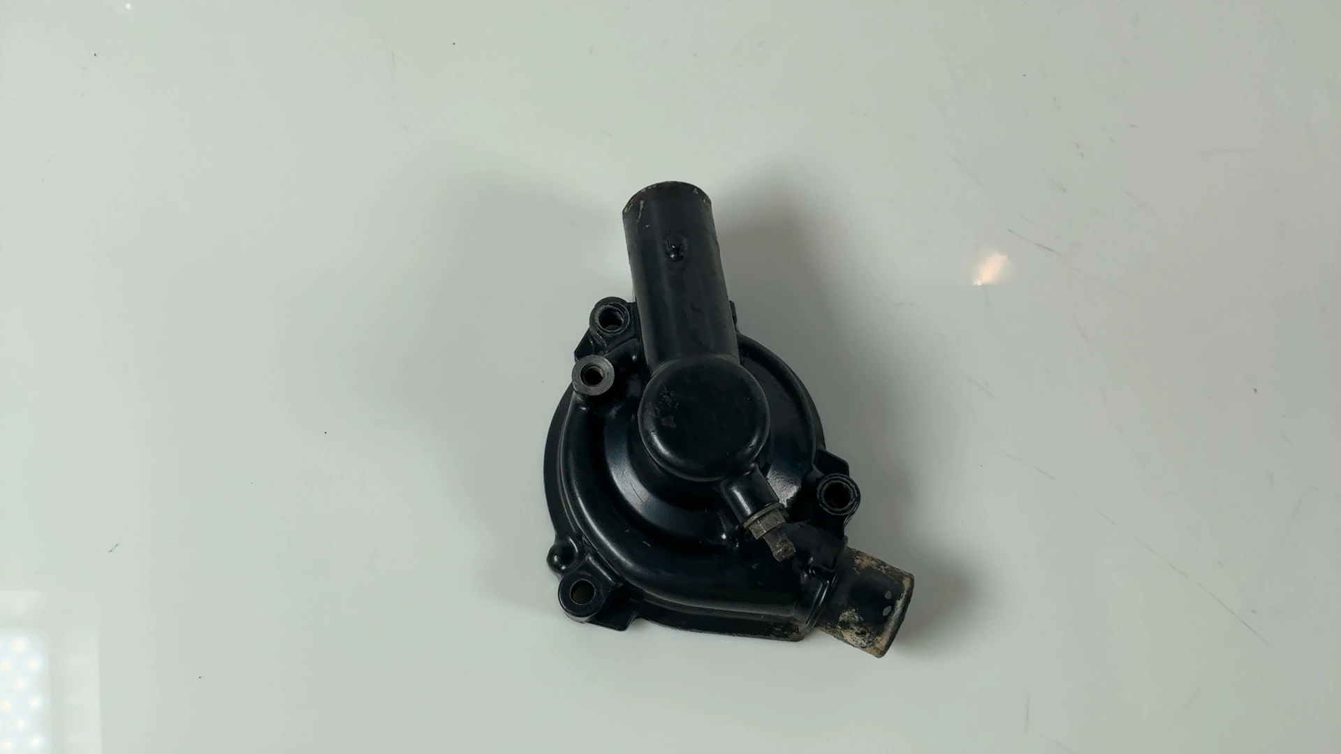 Kawasaki Ninja ZX600F 600cc Water Pump Cover 1995-1997 OEM 16142-1132 - Image 1