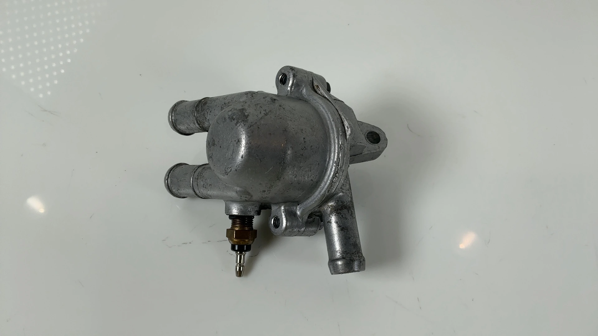 Honda VFR750F Interceptor RC24 750 Thermostat Housing 1986-87 OEM 19311-ML7-000 - Image 3