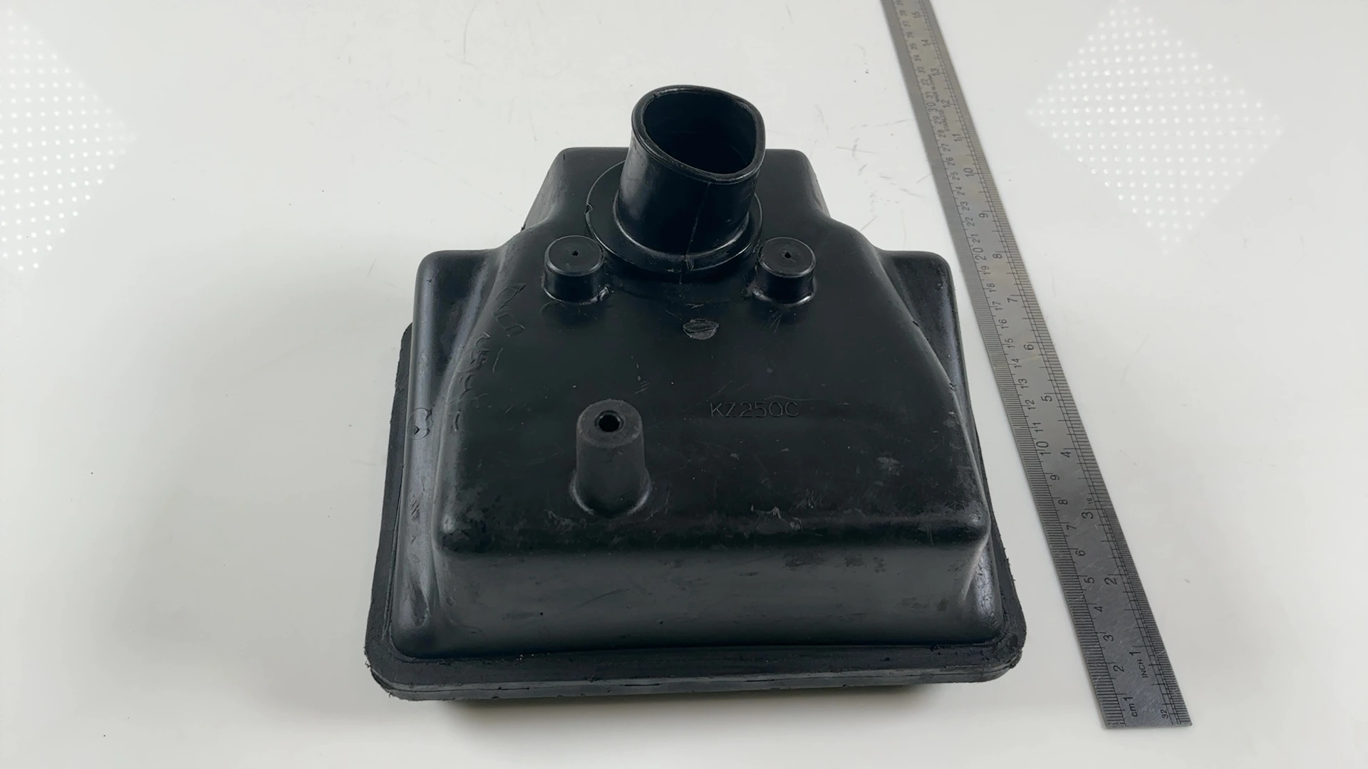Kawasaki KZ250 CSR KZ250C 250cc Air Filter Case Box 1980-1982 OEM 11011-1090 - Image 3
