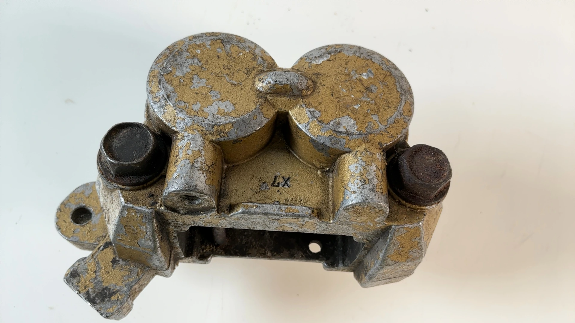Suzuki RG500 Gamma 500cc Front Left Brake Caliper 1985-1987 OEM 59300-04820 - Image 9