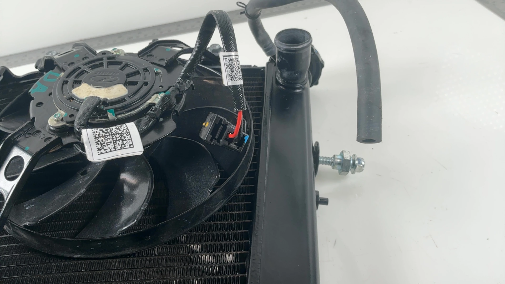 Aprilia Tuono V4 RSV4 1100 Engine Cooling Water Radiator 2025 2026 OEM 2B012807 - Image 7
