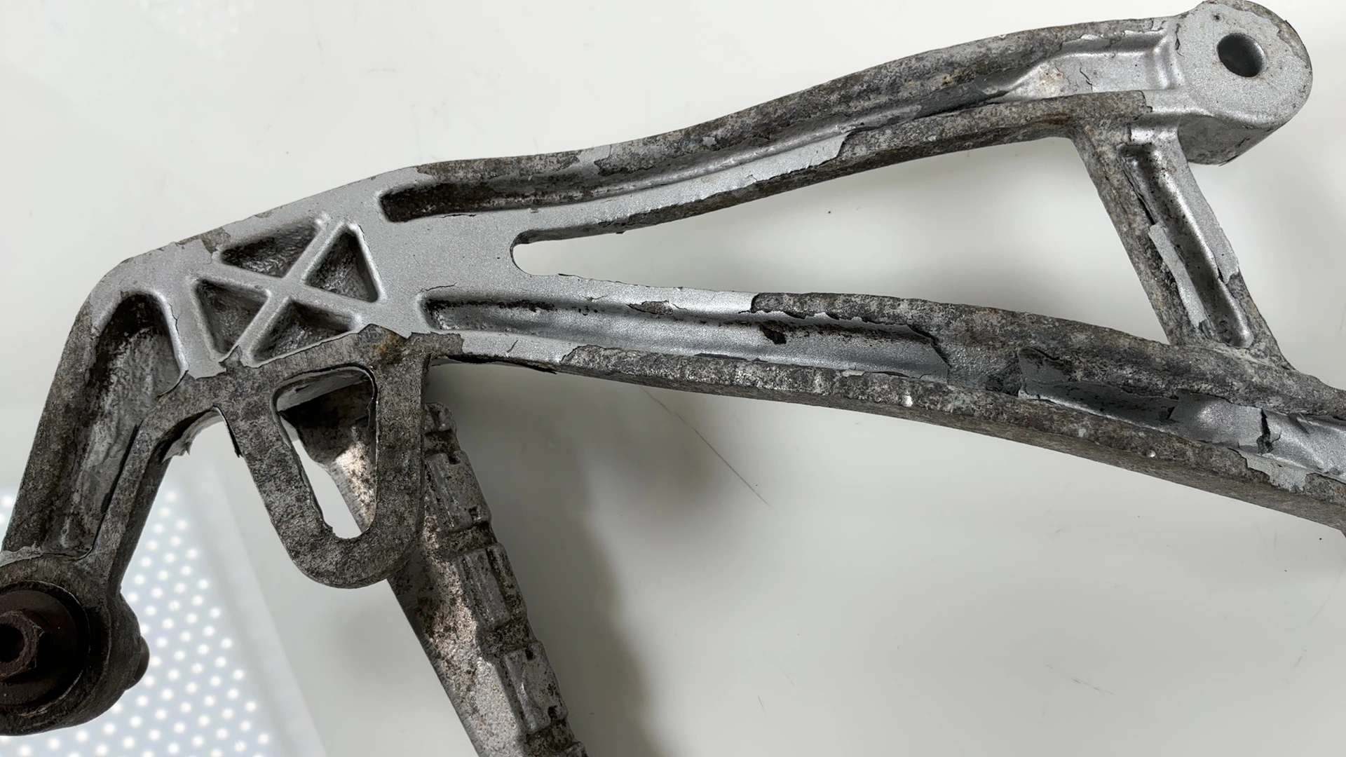 Peugeot XR6 XR50 50cc Rear Right Foot Peg Hanger Bracket 2002-2007 OEM 754508 - Image 5
