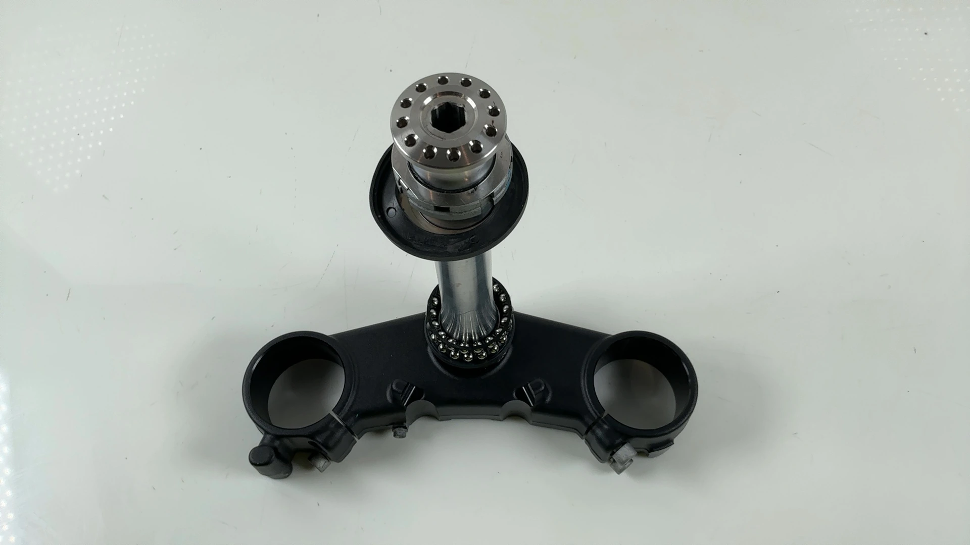 Aprilia RSV4 Factory 1100 Lower Fork Bridge Yoke 2025 2026 OEM 2B009773 - Image 2