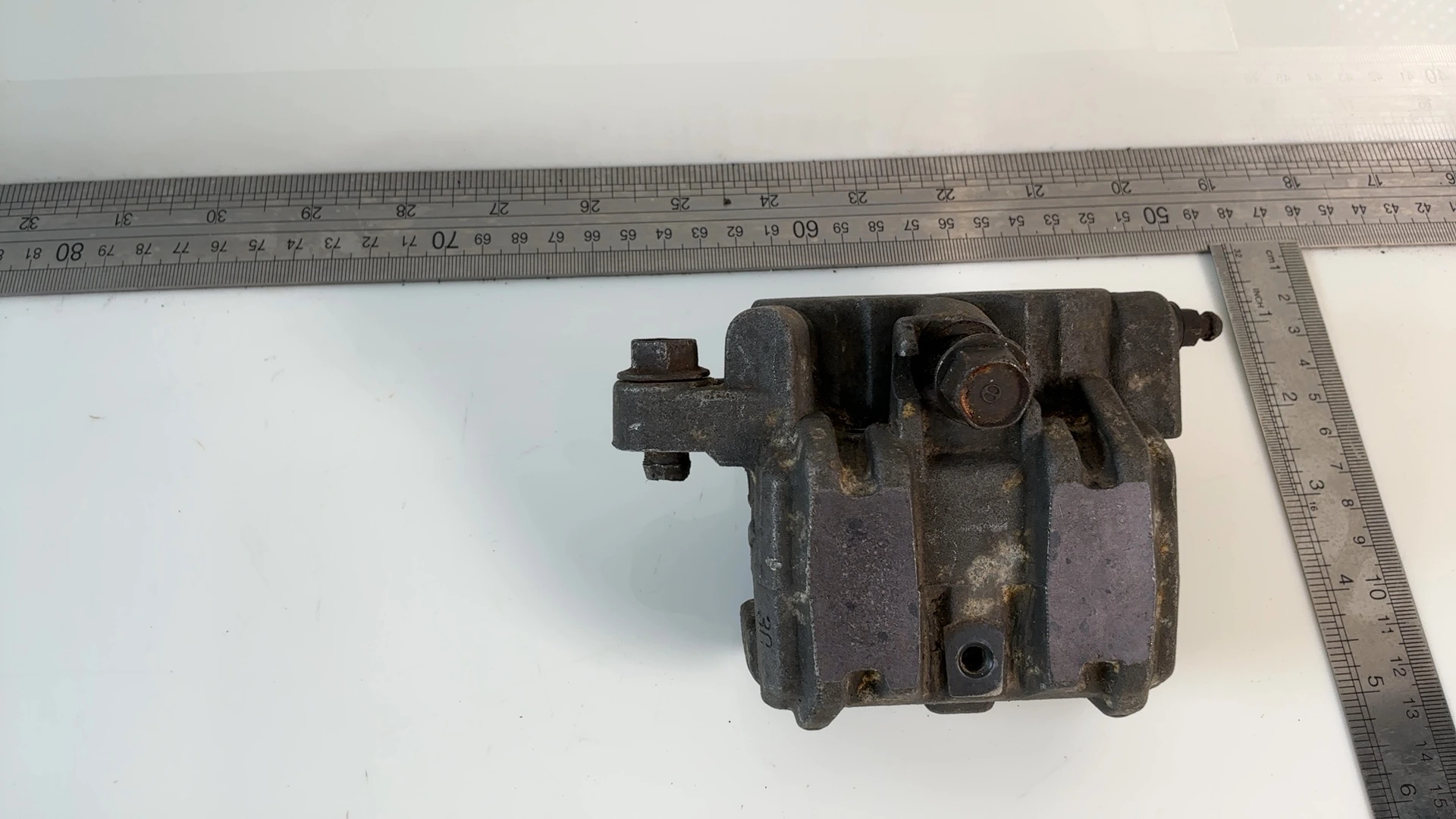 Honda Interceptor VF700F 700 Rear Brake Caliper 1984 1985 OEM 43100-MB2-007 - Image 3