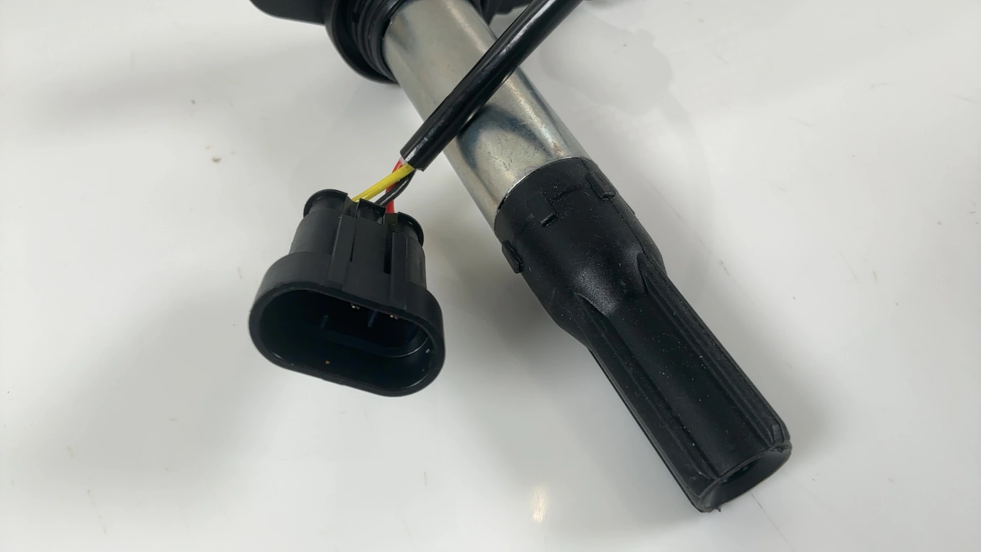 Aprilia RSV4 1100 Factory 1100cc Ignition Coil 2025-2026 OEM 857501 - Image 4
