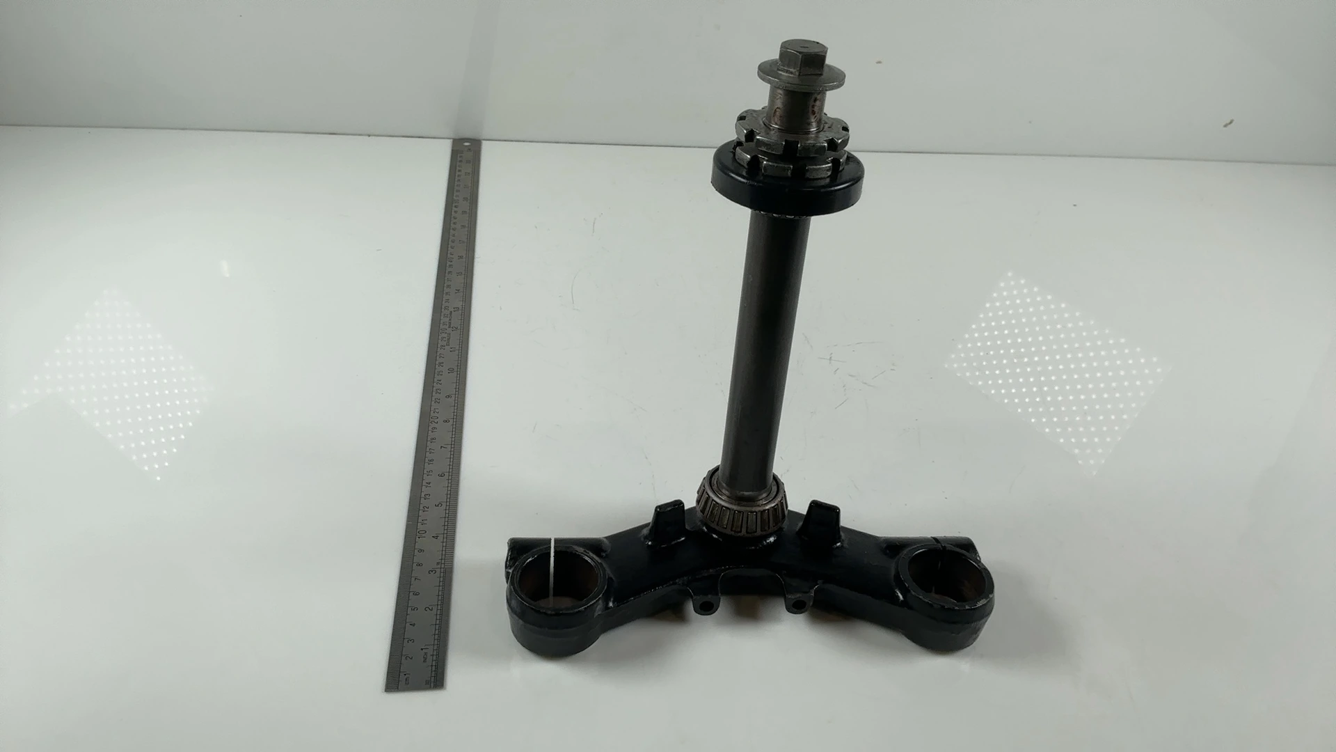 Kawasaki GPz750 ZX750A 750cc Lower Triple Tree Clamp Yoke 1983-85 OEM 44037-1111 - Image 4
