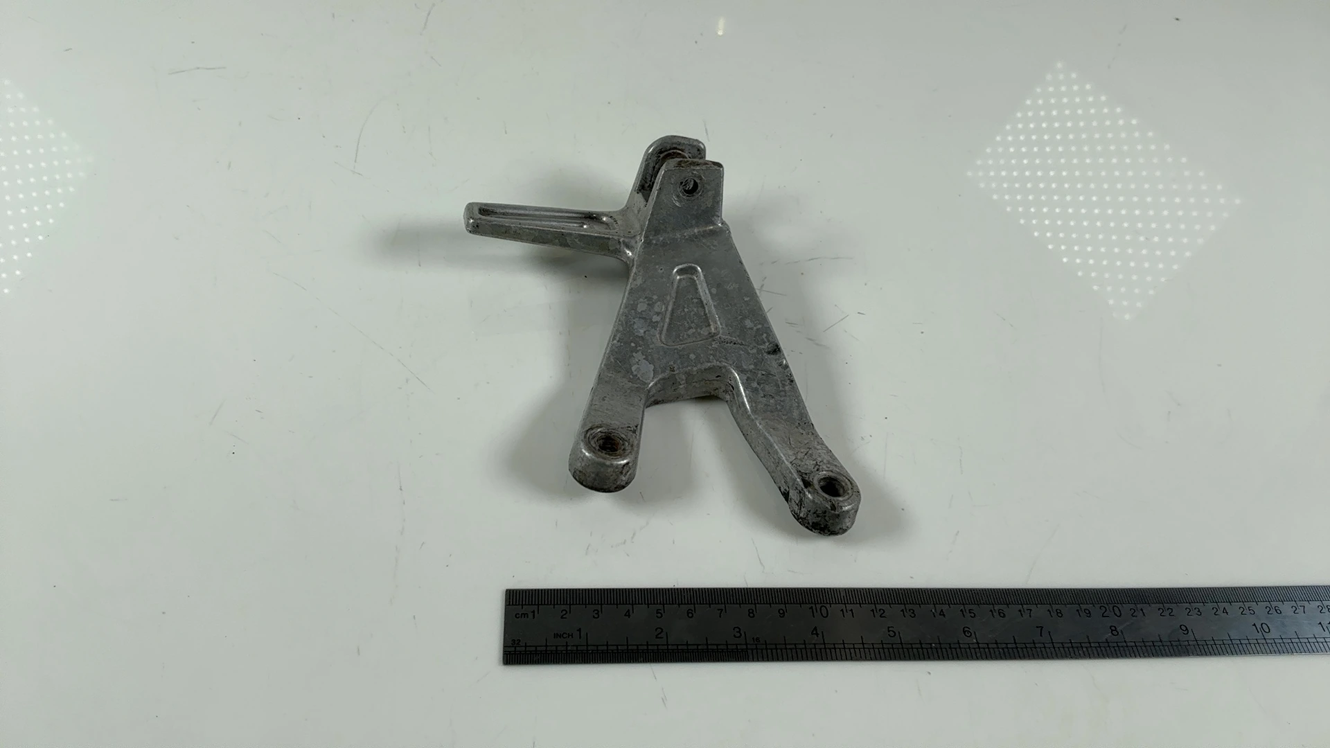 Yamaha FZ750 FZR750 750cc Left Footrest Bracket Hanger 1987-88 OEM  2KT-2741L-00 - Image 5
