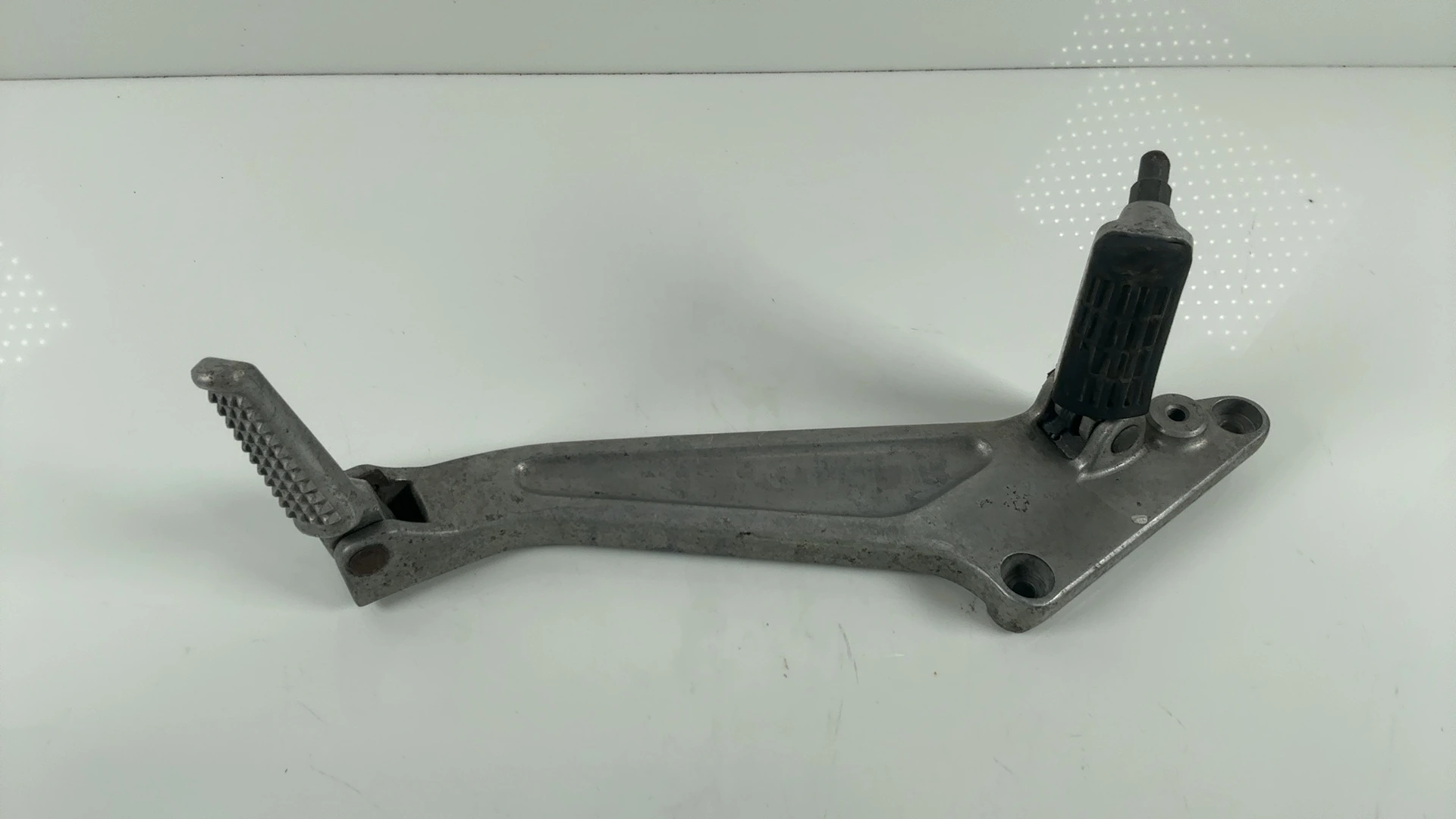 Honda CB400SF NC31 400cc Left Rear Footrest Bracket 1992-1997 OEM  50760-MY9-000 - Image 2