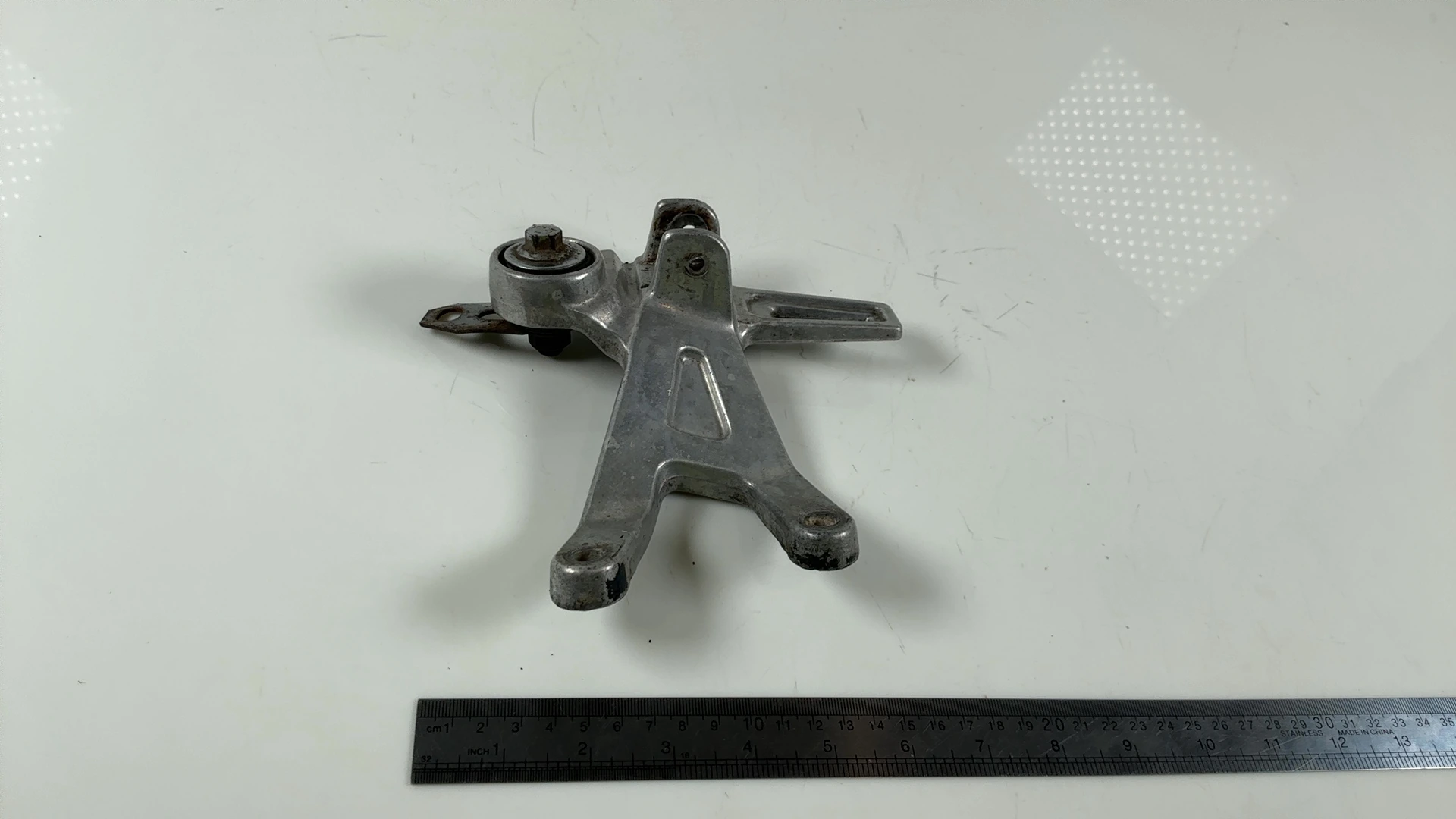 Yamaha FZR 1000 FZR1000 1000cc Right Rear Footrest Bracket 1987-88 2GH-2742L-00 - Image 5