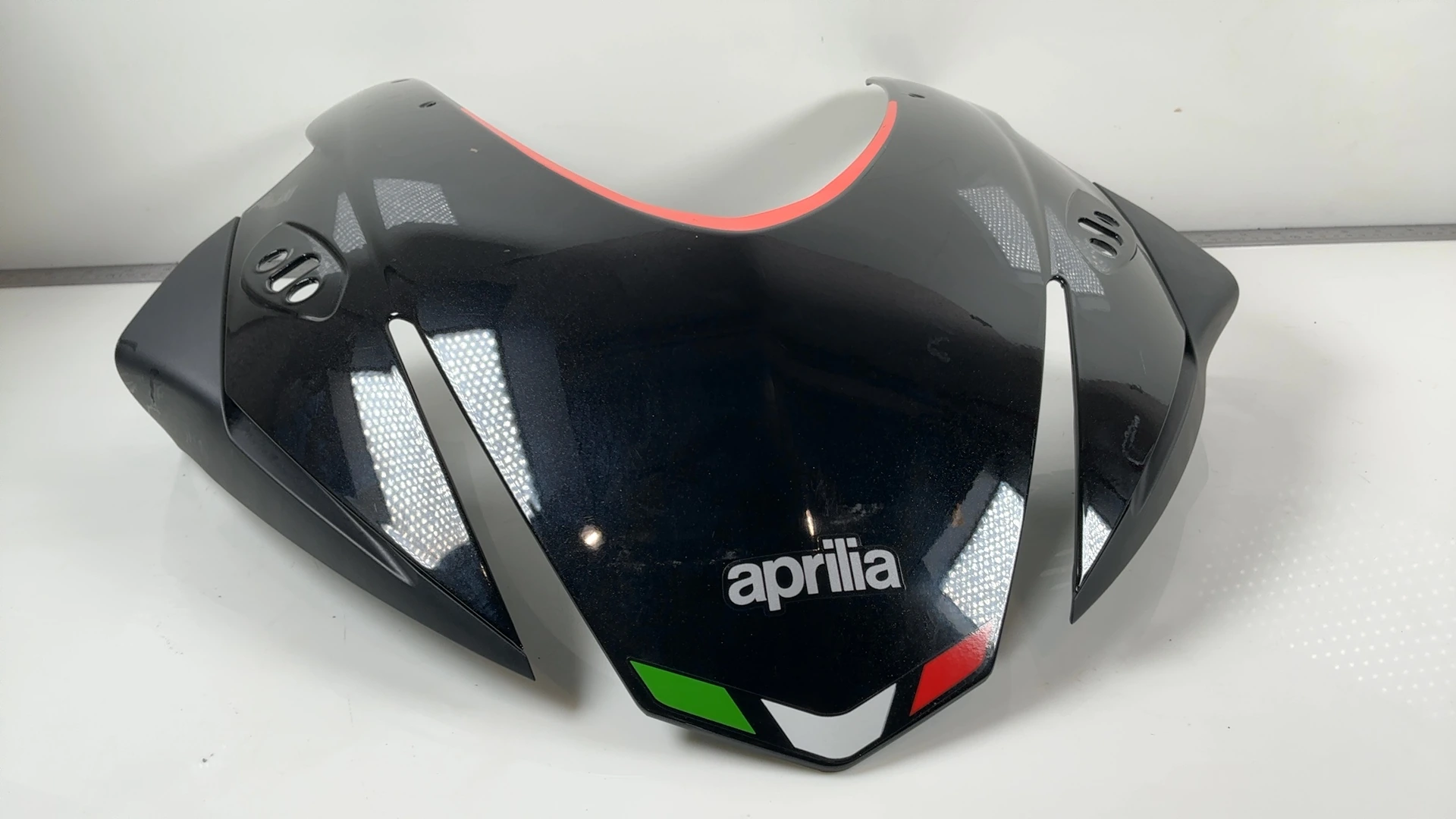 Aprilia RSV4 Factory 1100 Upper Front Nose Fairing Cowl 2025 2026 OEM 2B012898 - Image 4