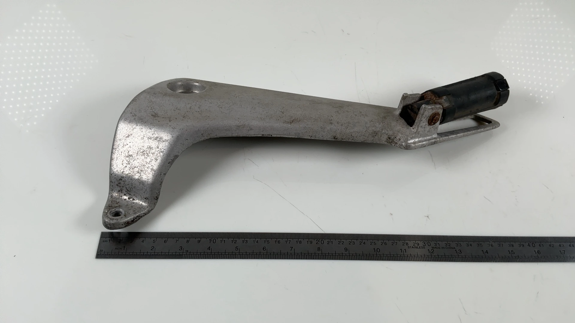 Honda CG125 CG125ES 125cc Left Pillion Footrest Peg Mount 2003-04 50716-KGA-940 - Image 3