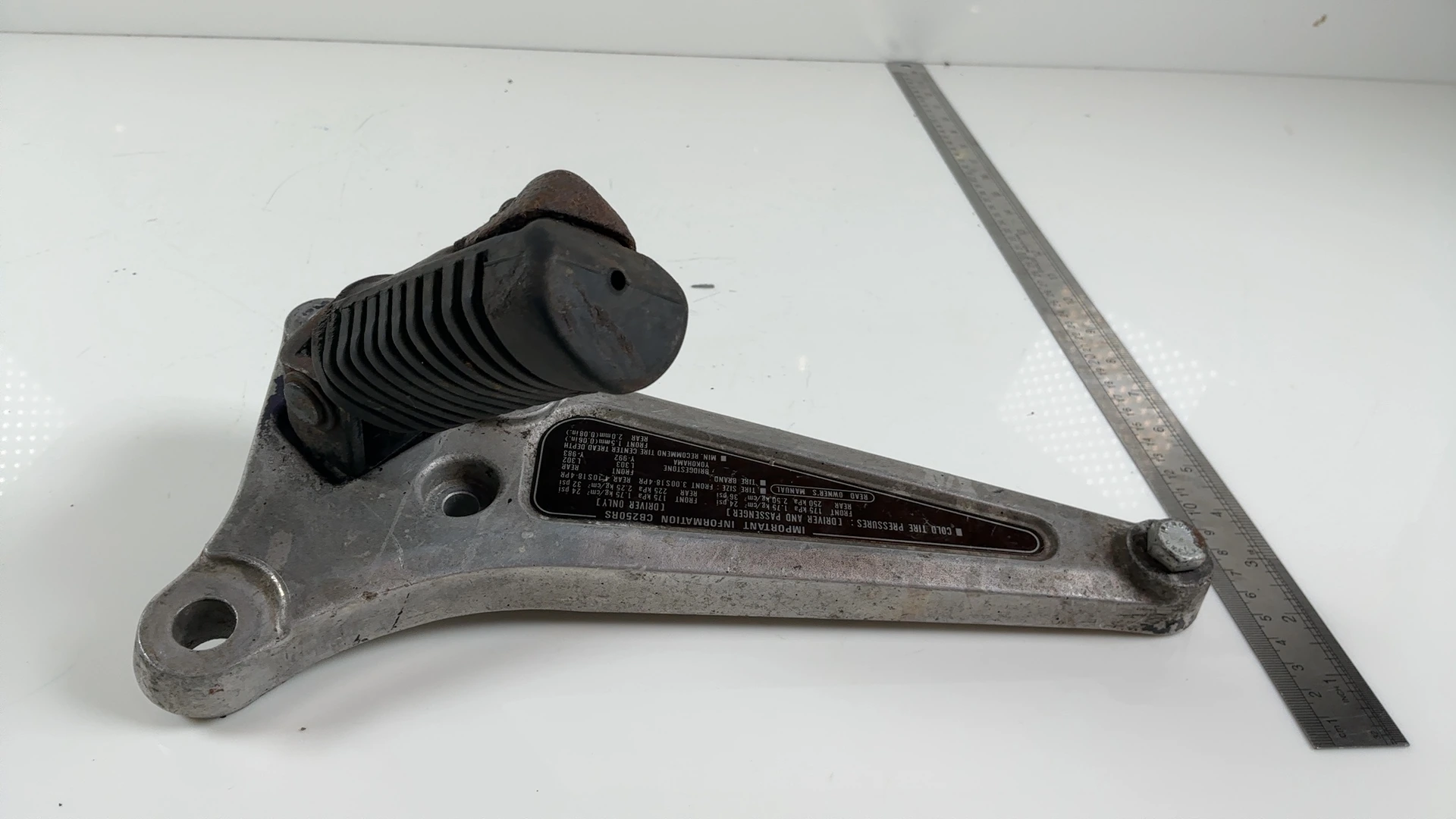 Honda CB250RS MC02 250cc Right Footrest Hanger Bracket 1980-85 OEM 50640-MC0-000 - Image 3
