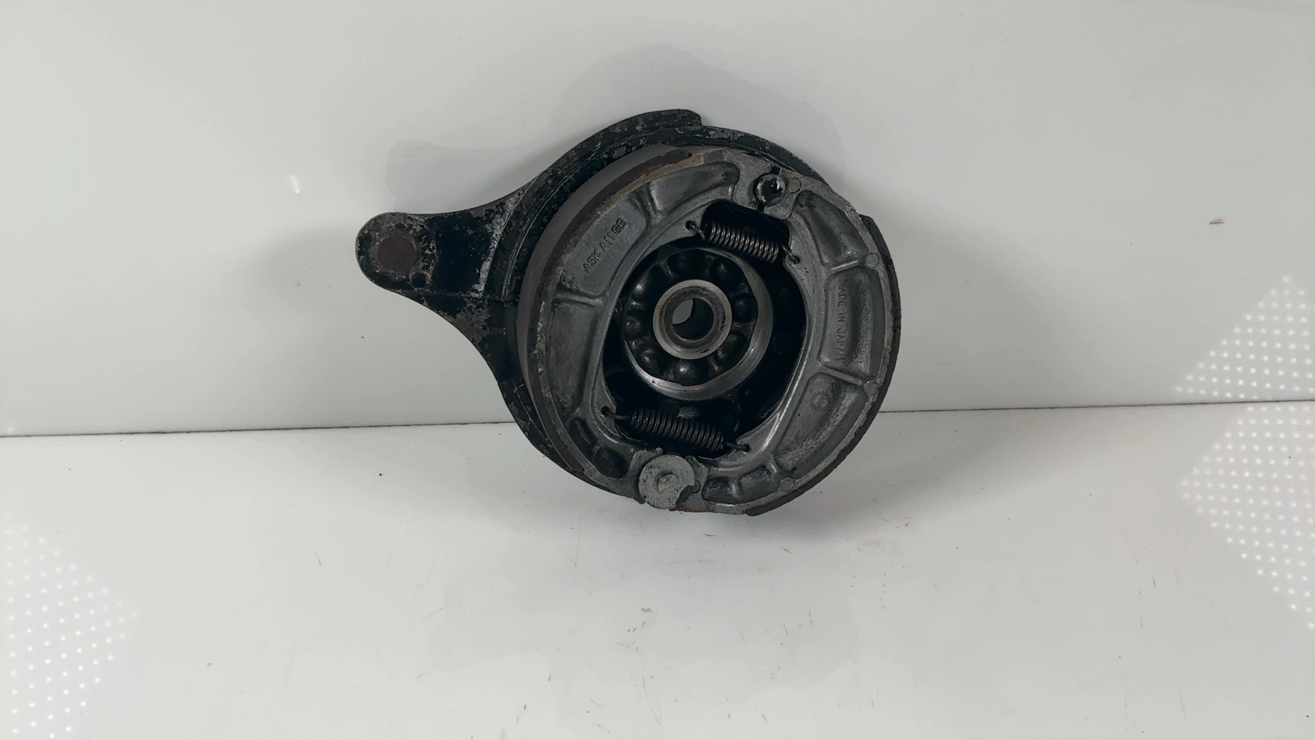 Kawasaki Z200 KZ200 200 CC Rear Brake Plate Drum 1977-1984 OEM 41035-1090 - Image 2