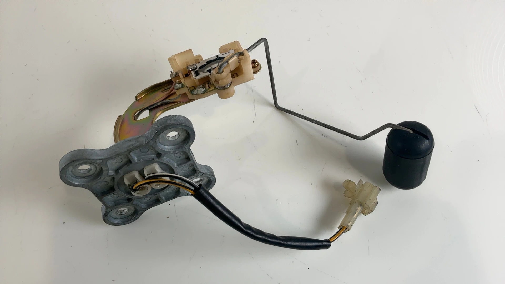 Suzuki Bandit GSF600 600cc Fuel Level Gauge Sensor Sender 2000-2004 34810-31F01 - Image 1