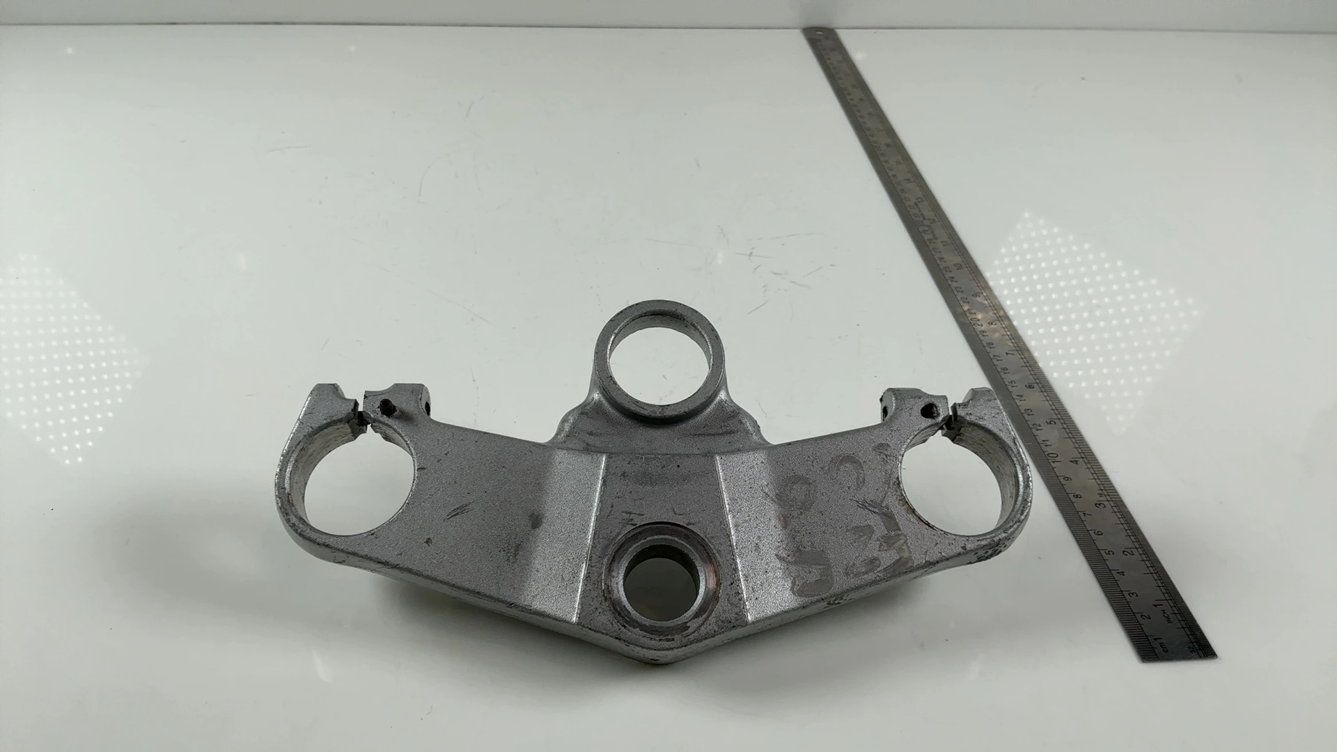 Yamaha FZR600 3HE 600cc Upper Fork Yoke Bridge 1989-1993 OEM 3HE-23435-00-00 - Image 3