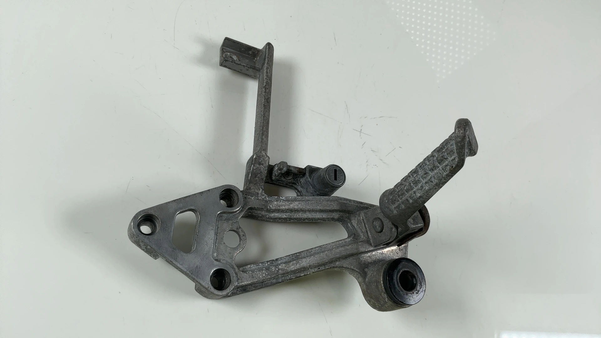 Kawasaki GPX750R ZX750F 750cc Rear Left Footrest Bracket 1987-89 OEM 35011-1312