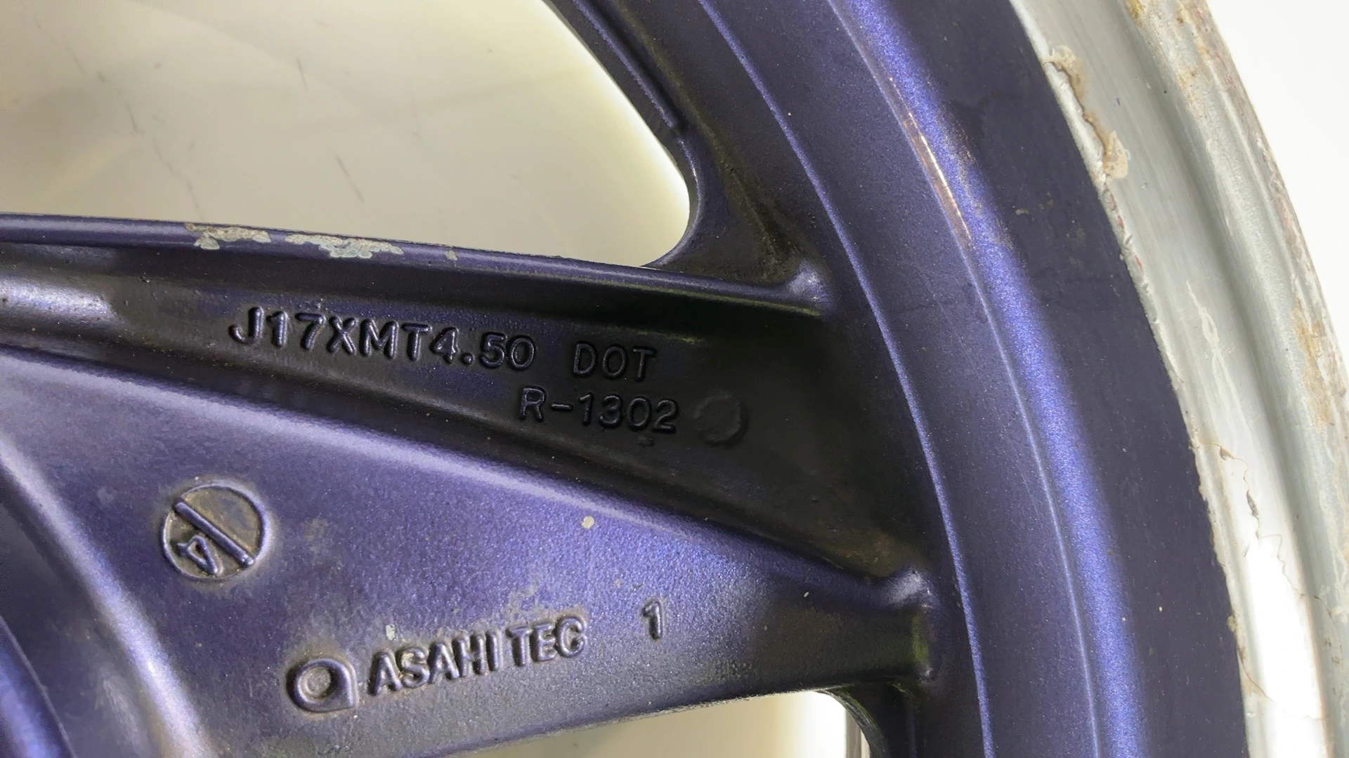 Kawasaki ZZR600 ZX600E 600cc Rear Wheel Rim 1993-2004 OEM 41073-1521-GE - Image 7