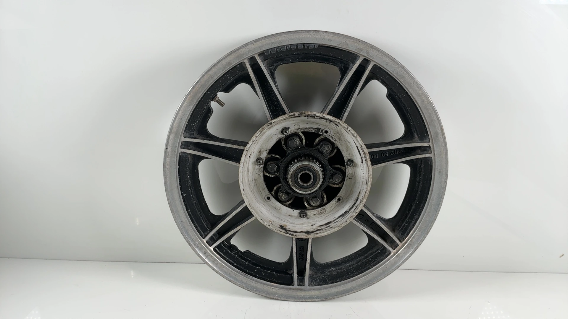 Yamaha XS1100 Standard 1100cc Rear Wheel Rim 1978-1981 OEM 2H8-W2533-00 - Image 2