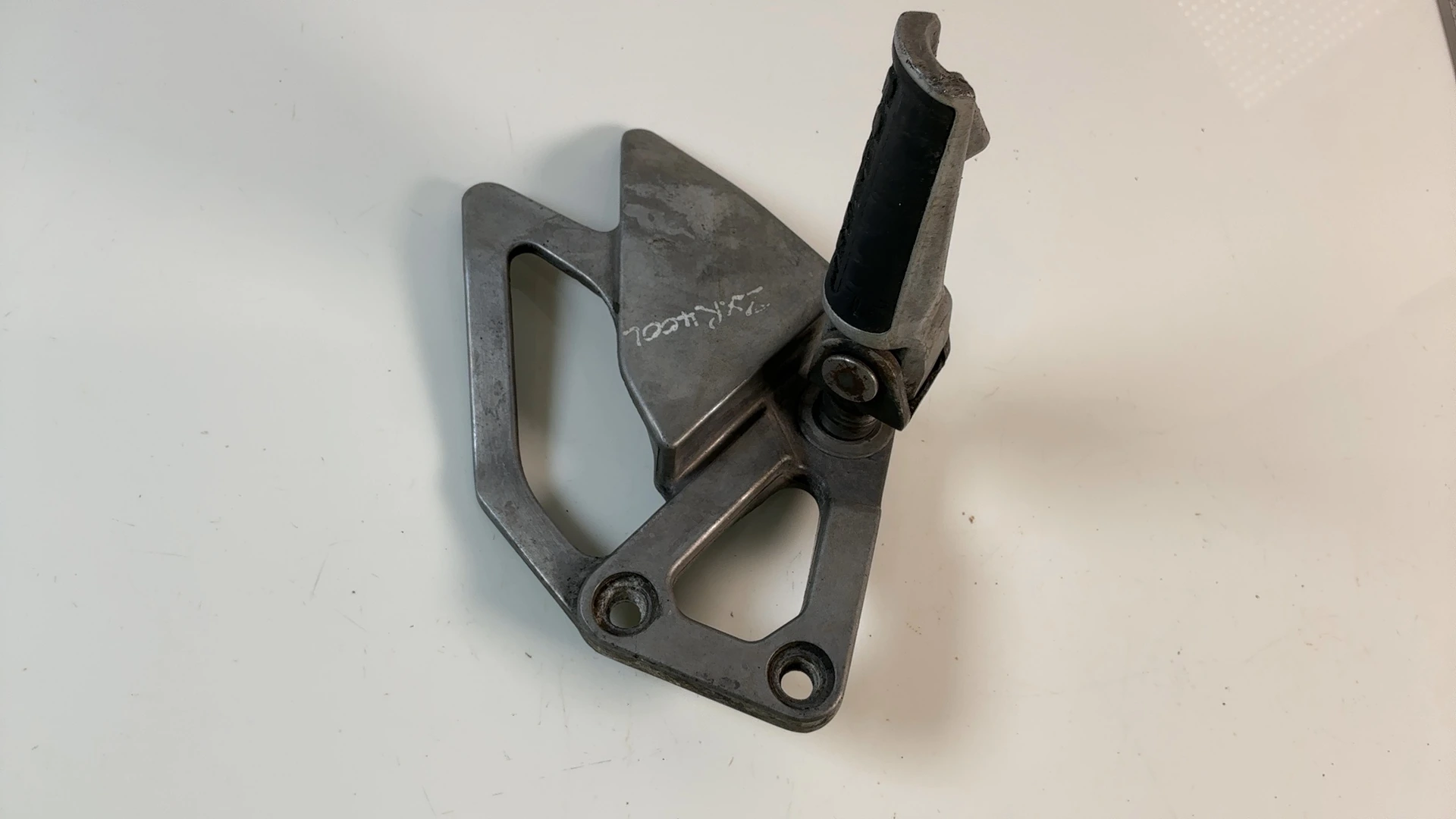 Kawasaki ZXR400 Ninja ZX400L Right Front Footrest Bracket 1991-99 OEM 35011-1564 - Image 5