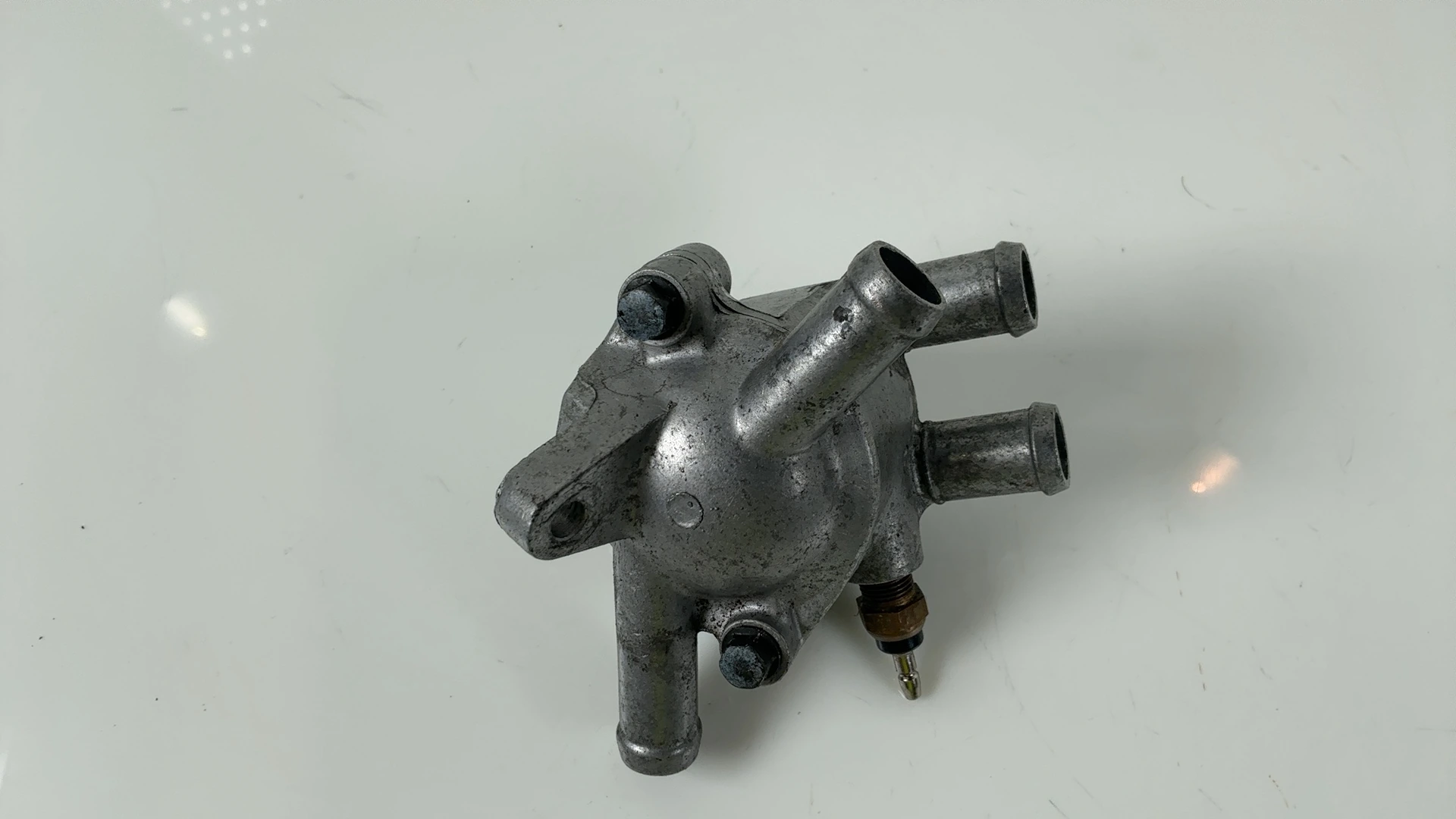Honda VFR750F Interceptor RC24 750 Thermostat Housing 1986-87 OEM 19311-ML7-000 - Image 5