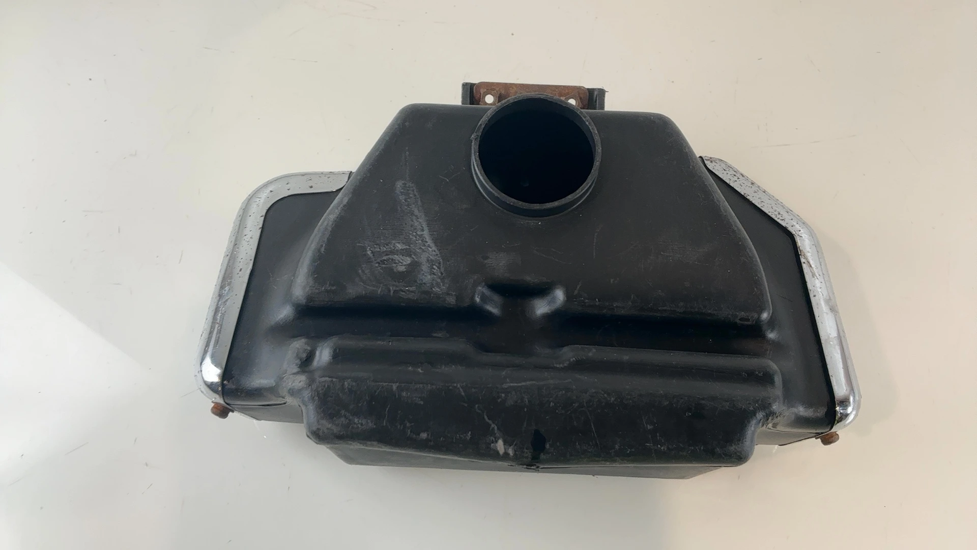 Suzuki GS1000 GS1000E 1000 CC Air Filter Cleaner Box 1978 1979 OEM 13710-49010 - Image 2