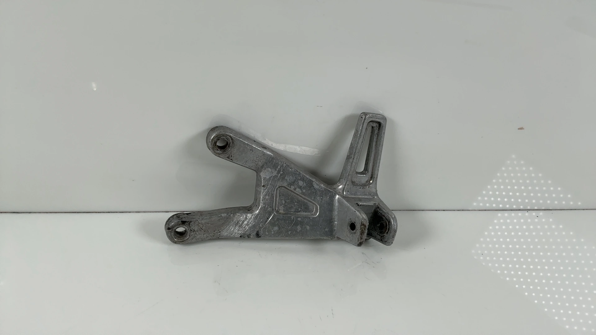 Yamaha FZ750 FZR750 750cc Left Footrest Bracket Hanger 1987-88 OEM  2KT-2741L-00 - Image 2