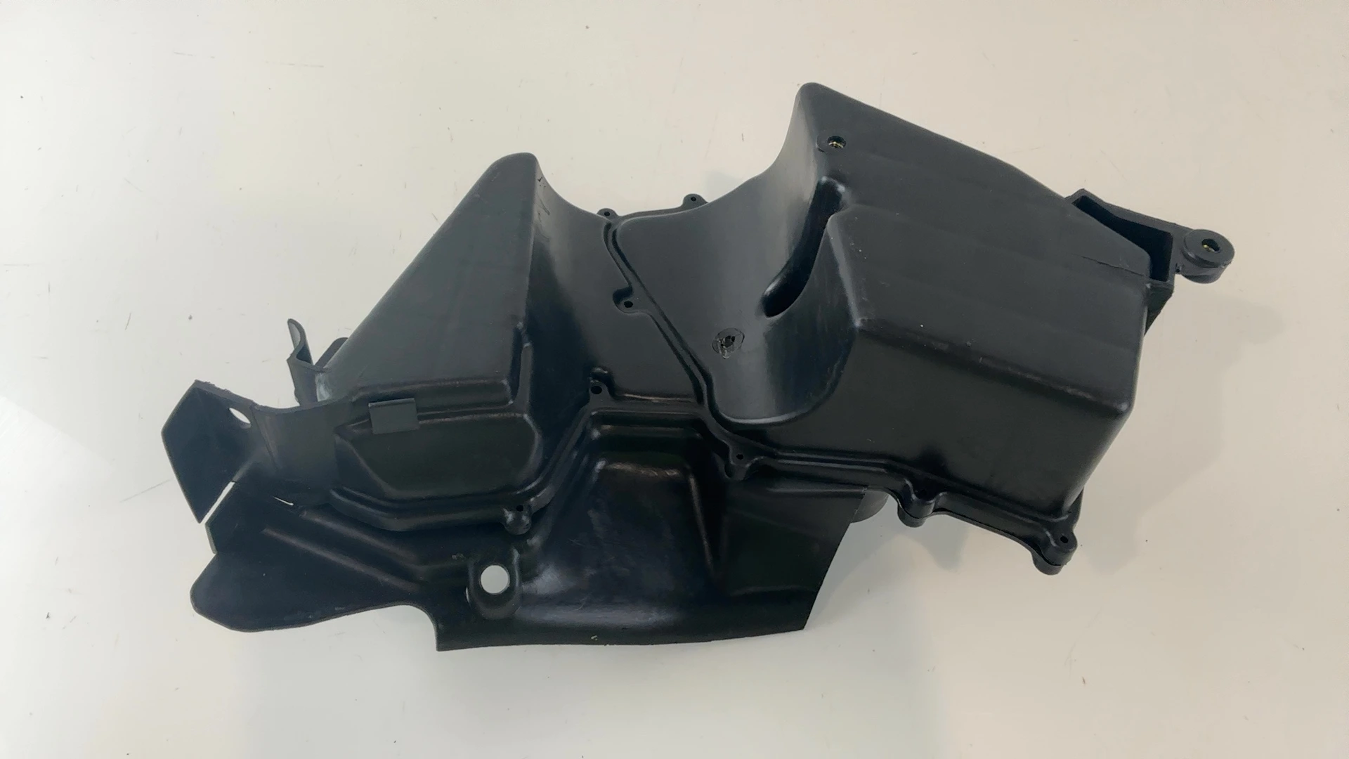 Yamaha DT125LC 10V 125cc Air Filter Box Cleaner Housing 1982-87 OEM 10V-14411-00