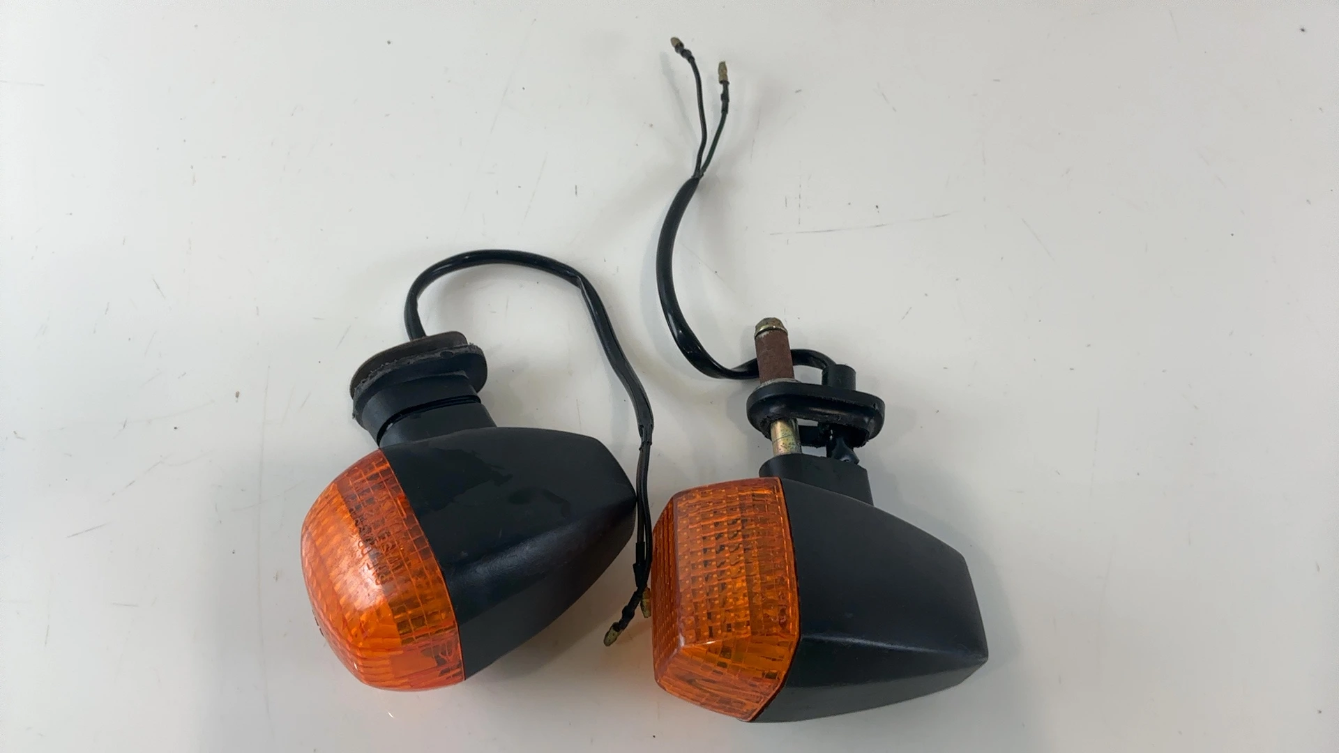 Yamaha YZF R6 YZFR6 600 Rear Turn Indicator Lights 1999 2000 OEM 5MT-83330-10-00 - Image 2