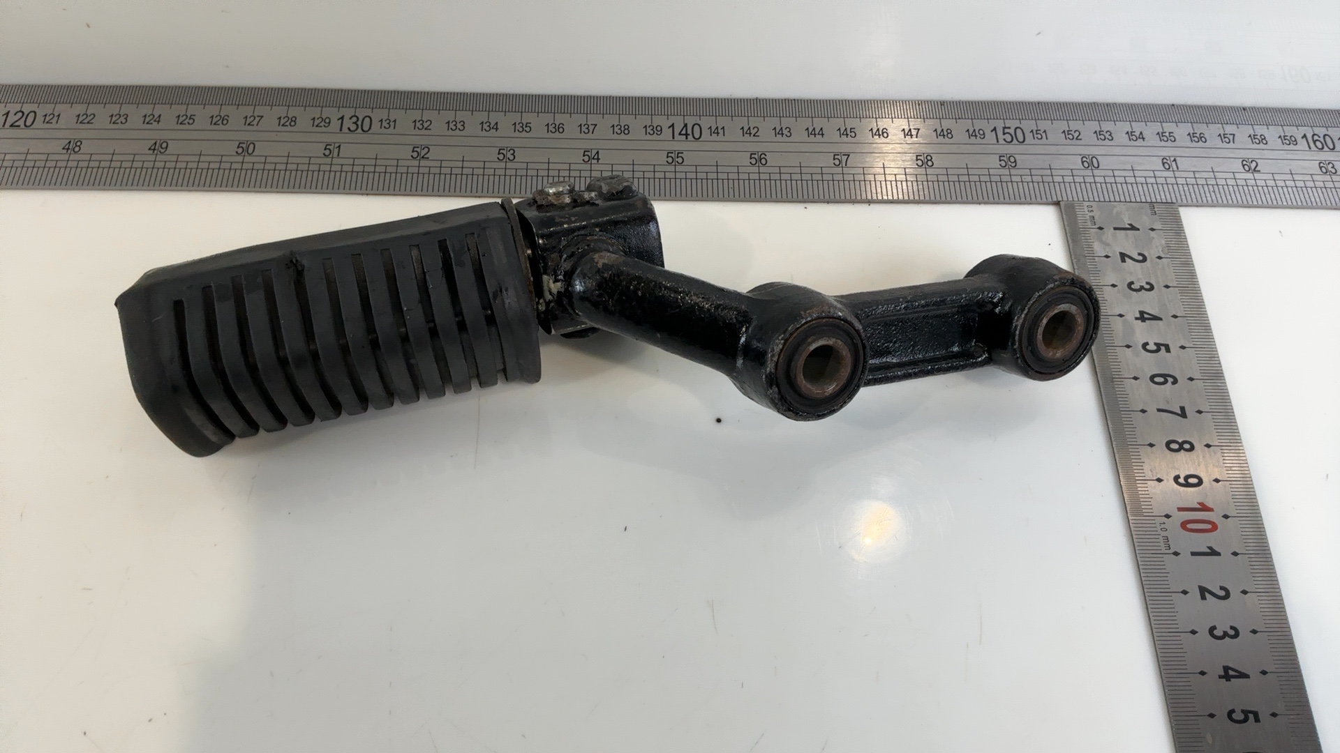 Kawasaki GT750 Z750GT KZ750P Front Right Footrest Bracket 1982-1990 34003-1099 - Image 4