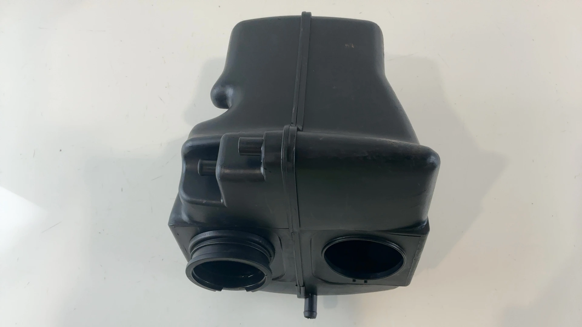 Suzuki GS500E GM51B 500CC Air Filter Cleaner Box 1989-2000 OEM 13700-01D02 - Image 2
