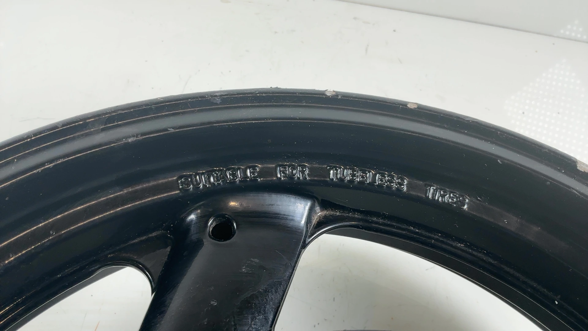 Yamaha FZR1000 Genesis 2GH 1000cc Front Wheel Rim 1987 1988 OEM 2GH-25168-00-UA - Image 6