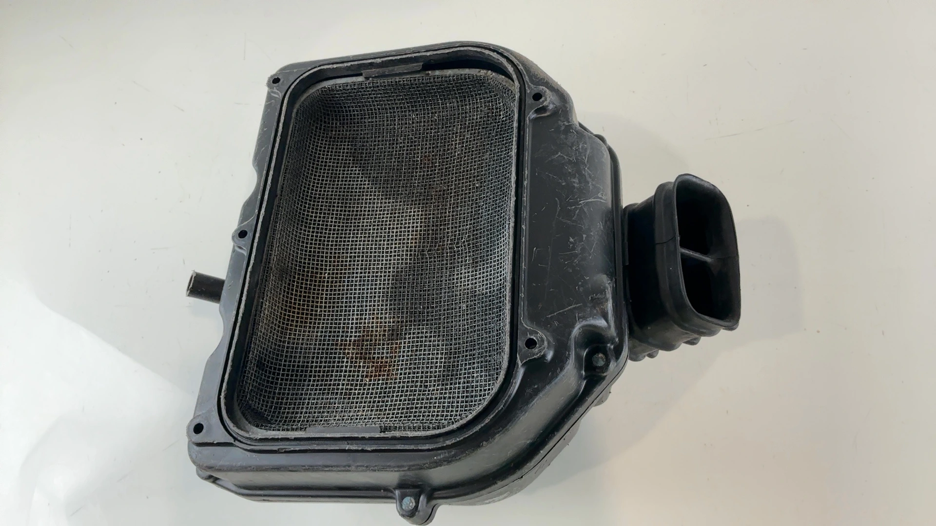 Honda VFR750F RC24 750cc Air Filter Box 1986-1989 OEM 17230-ML7-000 - Image 2