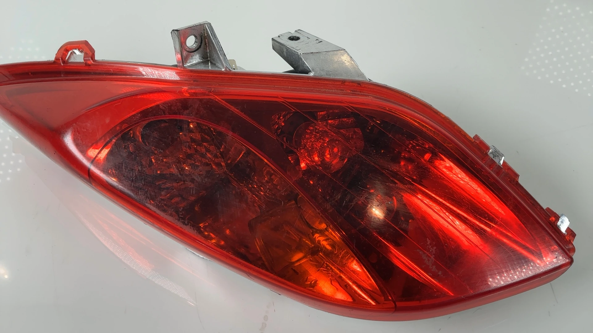 Yamaha XMAX YP125R 125cc Left Rear Tail Light 2010-2013 OEM 37P-H4710-01 - Image 3