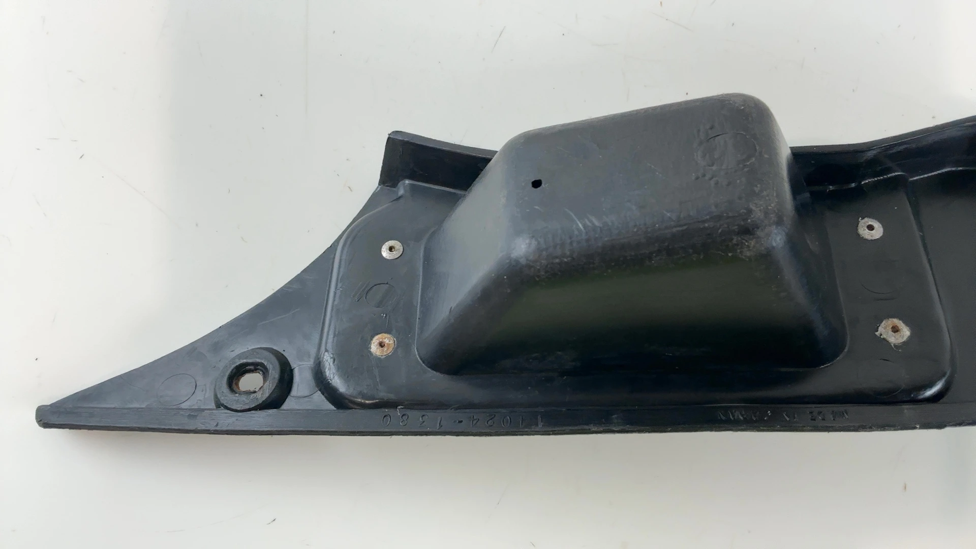 Kawasaki GPX750R ZX750F 750cc Left Inner Fairing Cover 1987-1990 OEM 14024-1380 - Image 4